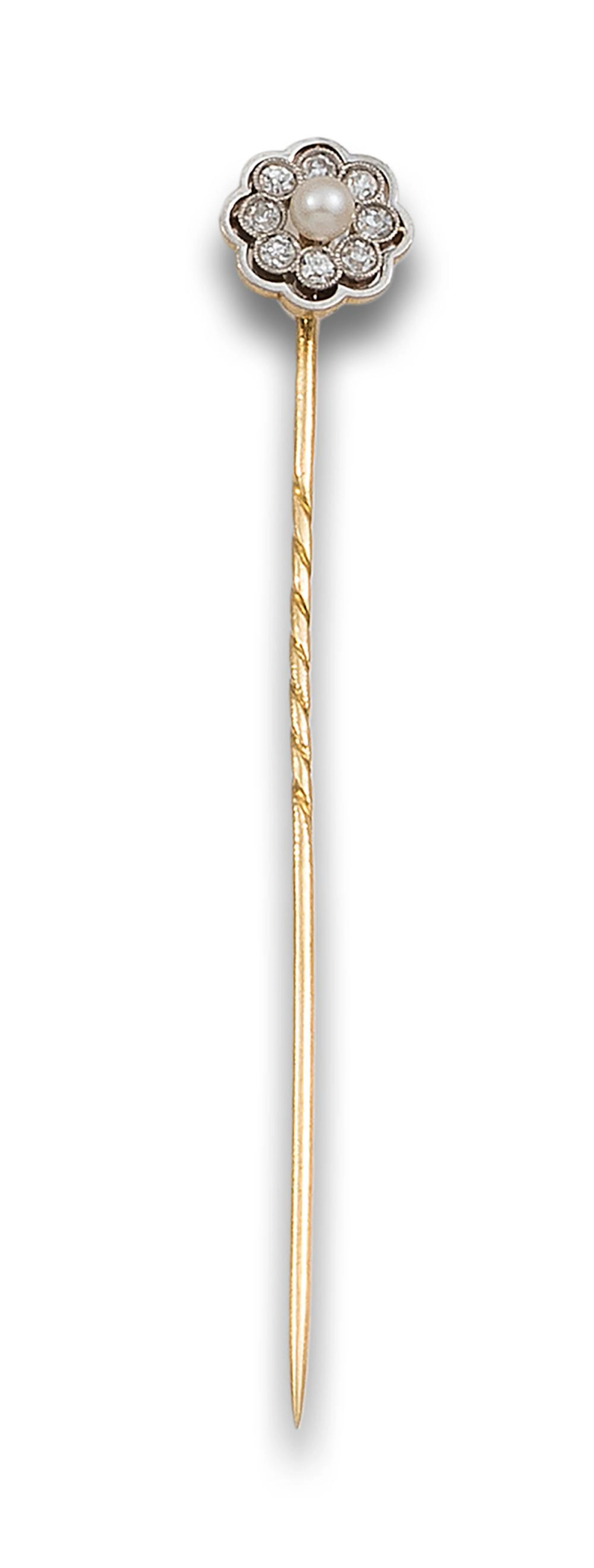 PIN IN GOLD AND PLATINUM WITH DIAMONDS AND PEARLITE