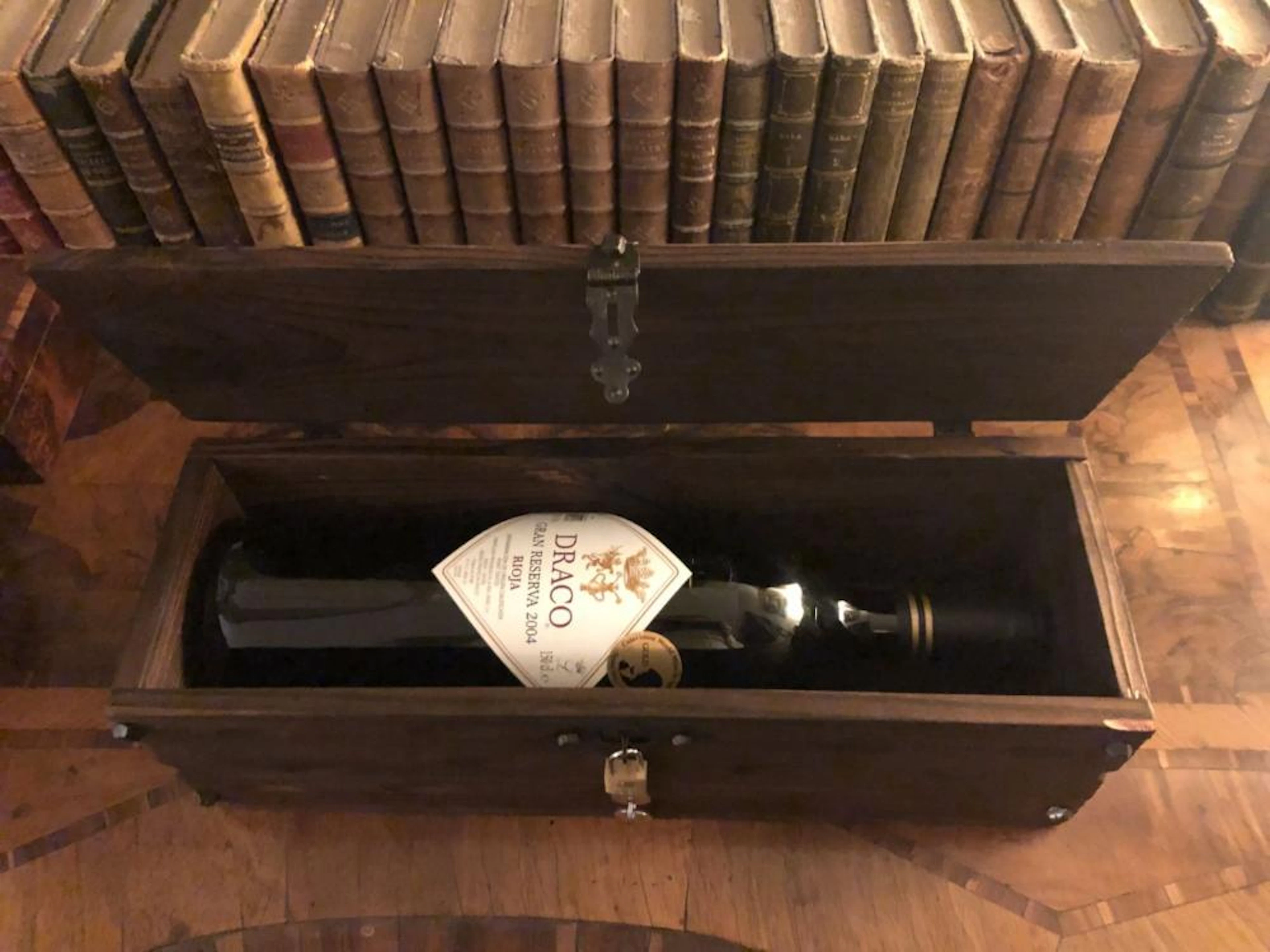 1 magnum bottle (1.5 liters) of Draco Gran Reserva 2004...