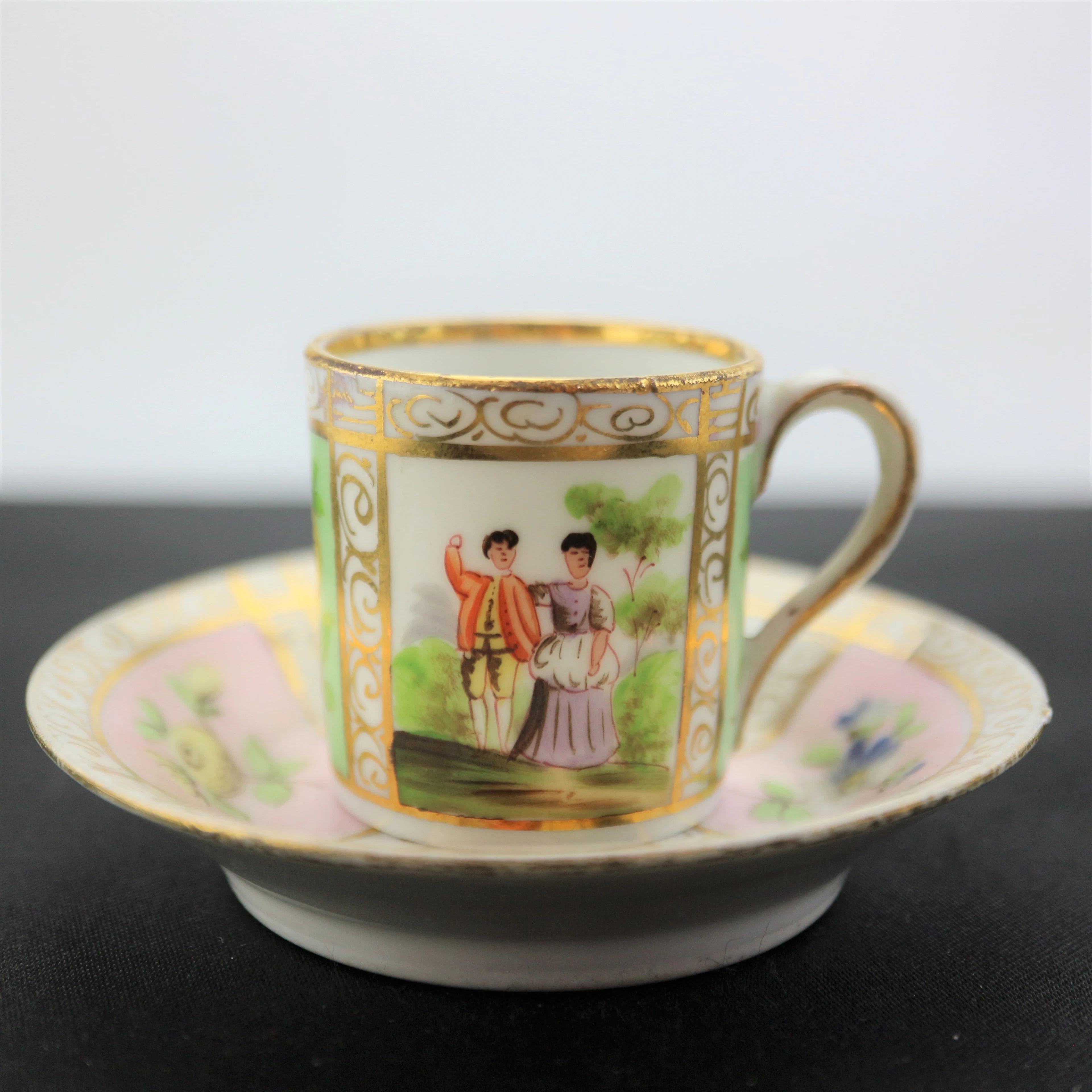 HELENA WOLFSOHN MINIATUR PORZELLAN TASSE.