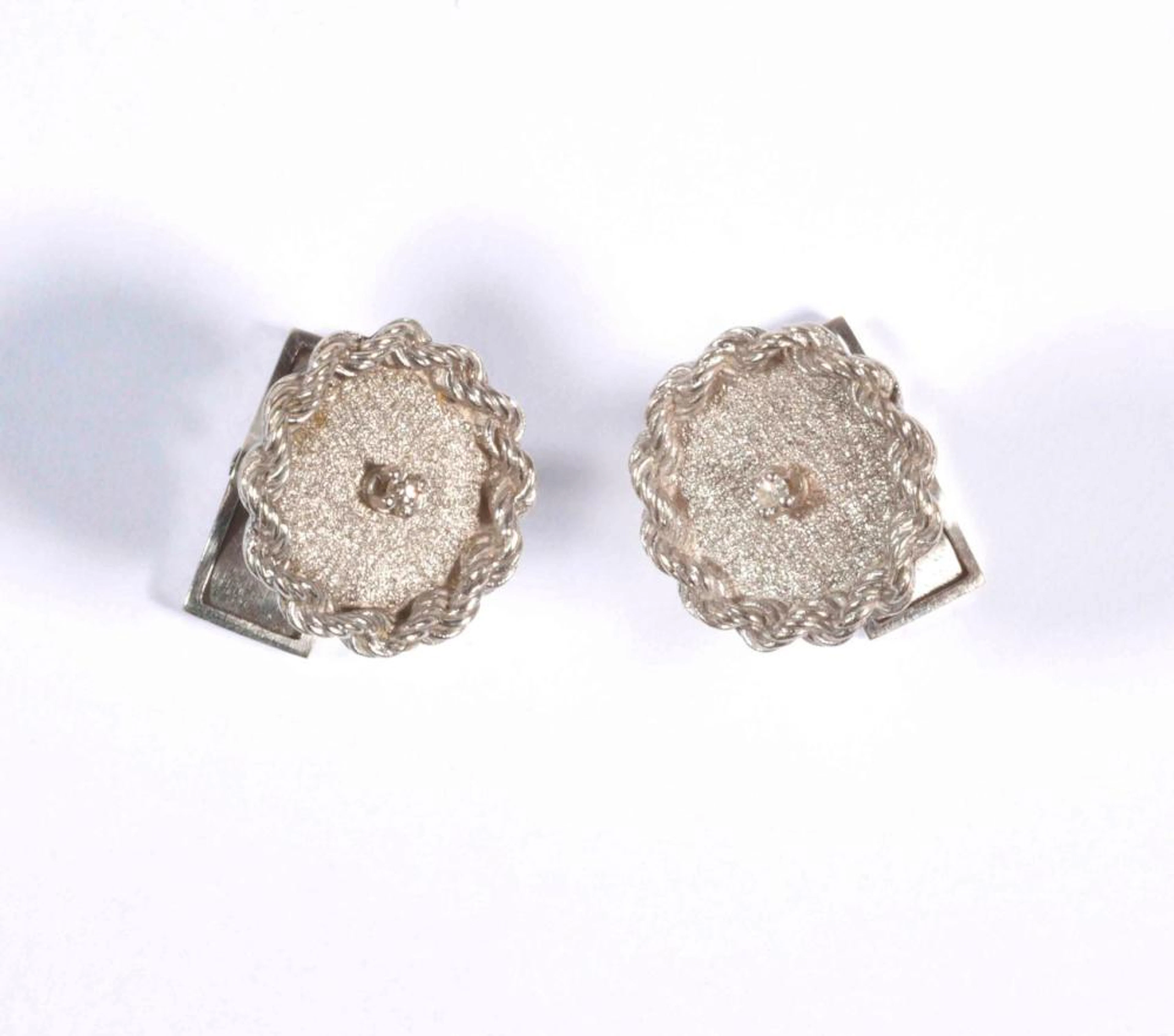 Paire de boutons de manchette disques en or blanc avec diamants