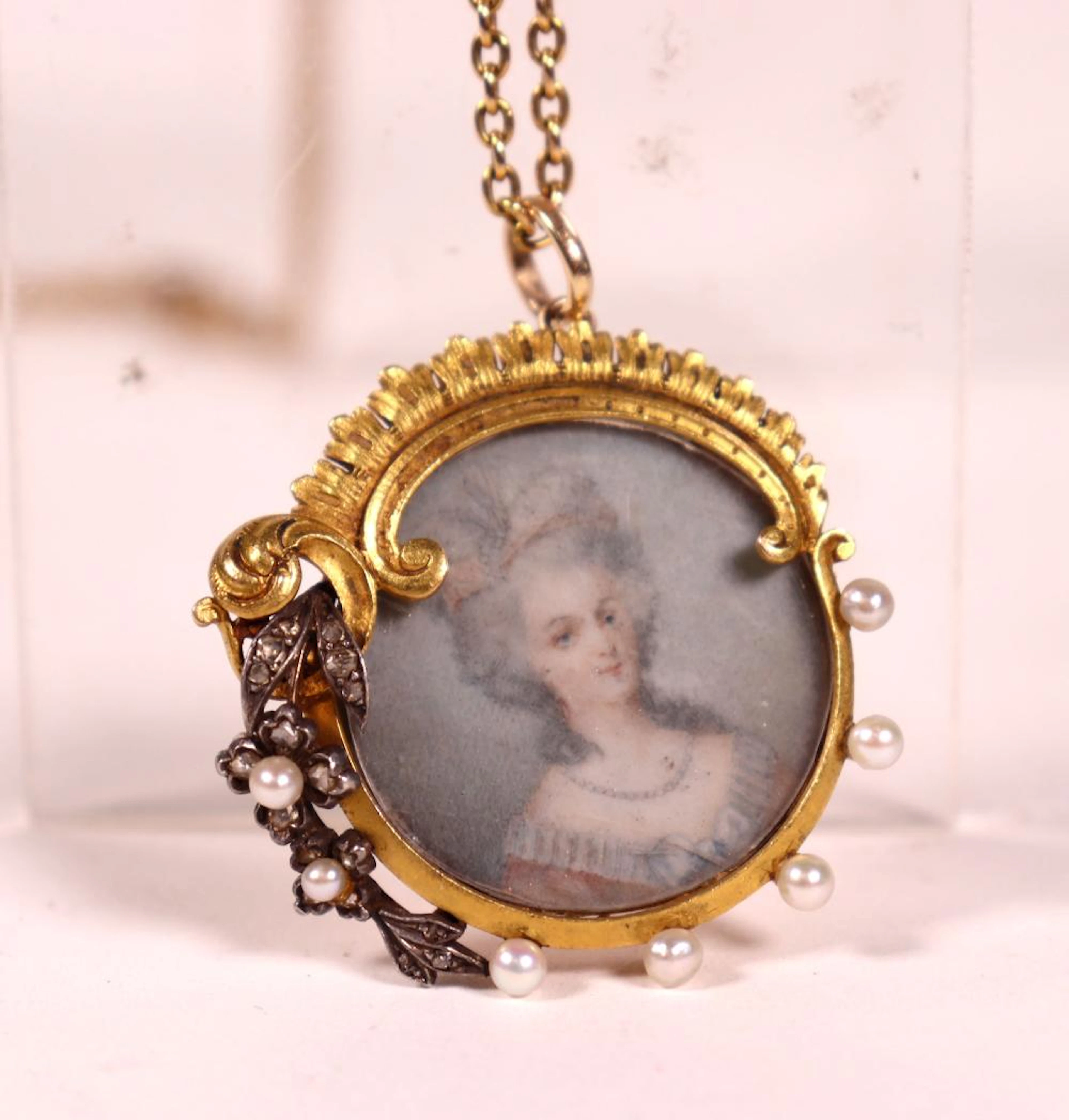 Austrian Mini Marie Antoinette 14K Pendant & Chain