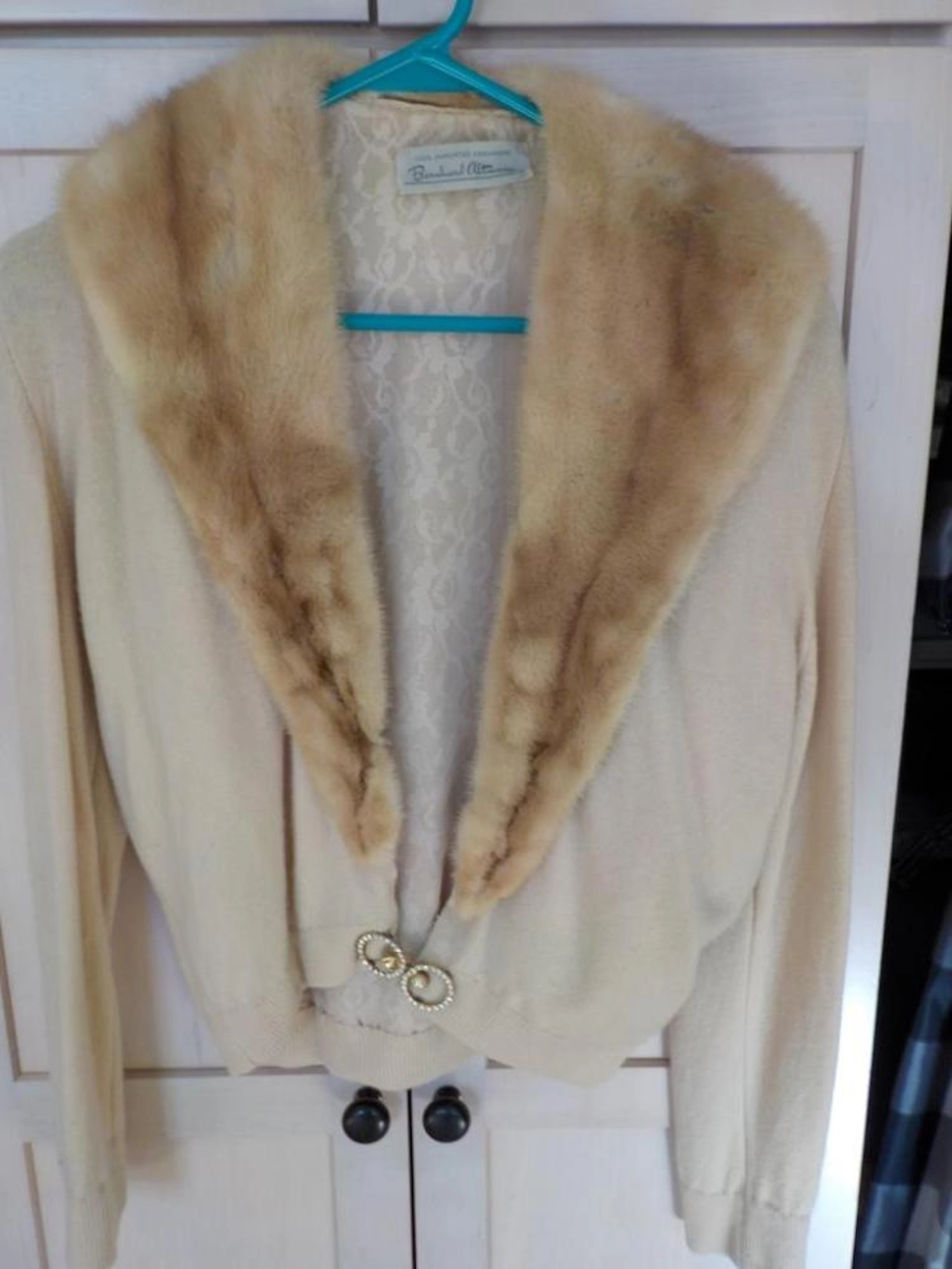2 Tan Vintage Ladies Tops Cashmere & Lace