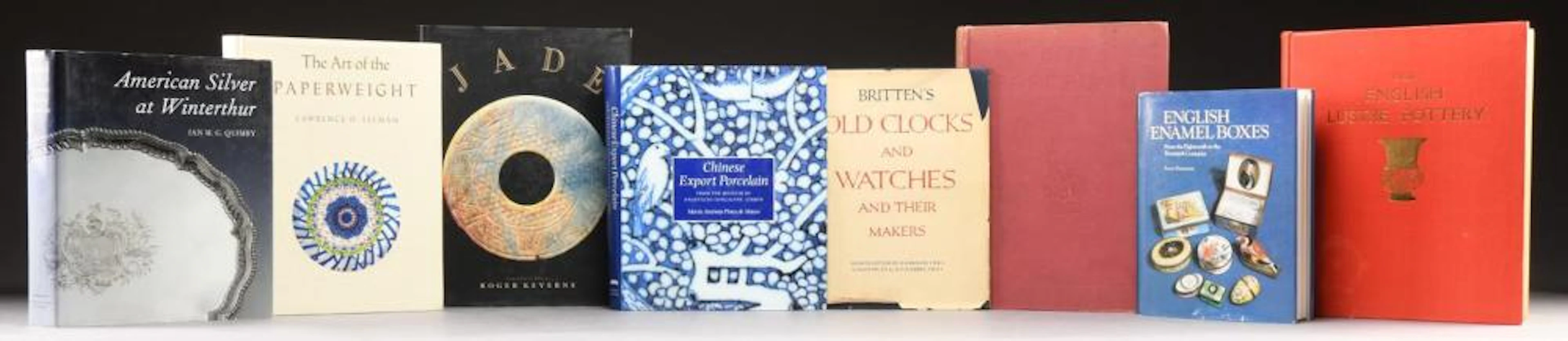 ASSORTED GROUP OF 8 ANTIQUES REFERENCE BOOKS.