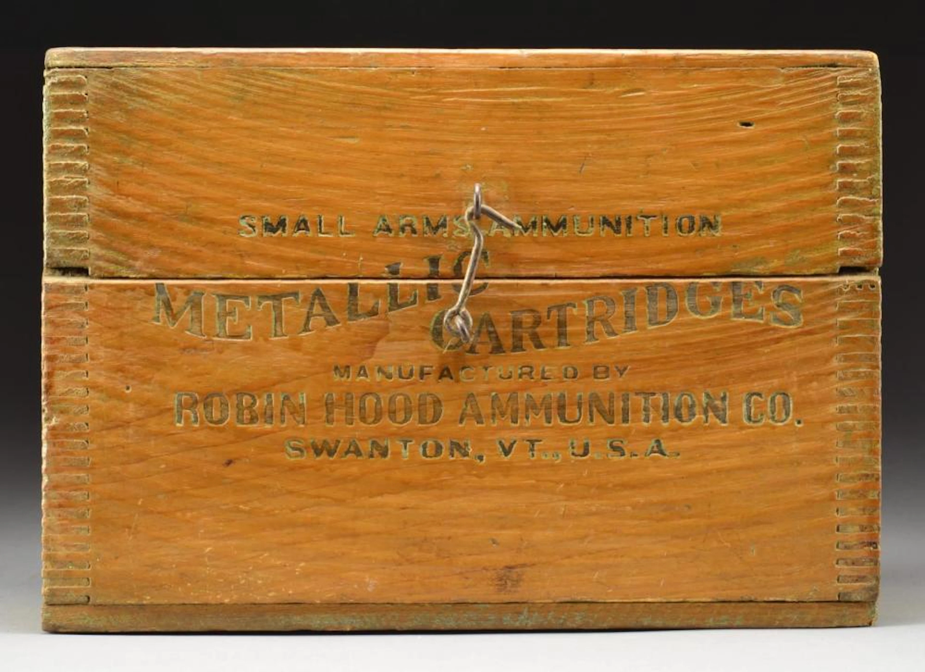 SCARCE ROBIN HOOD AMMUNITION CO. 22 LR AMMO CRATE.