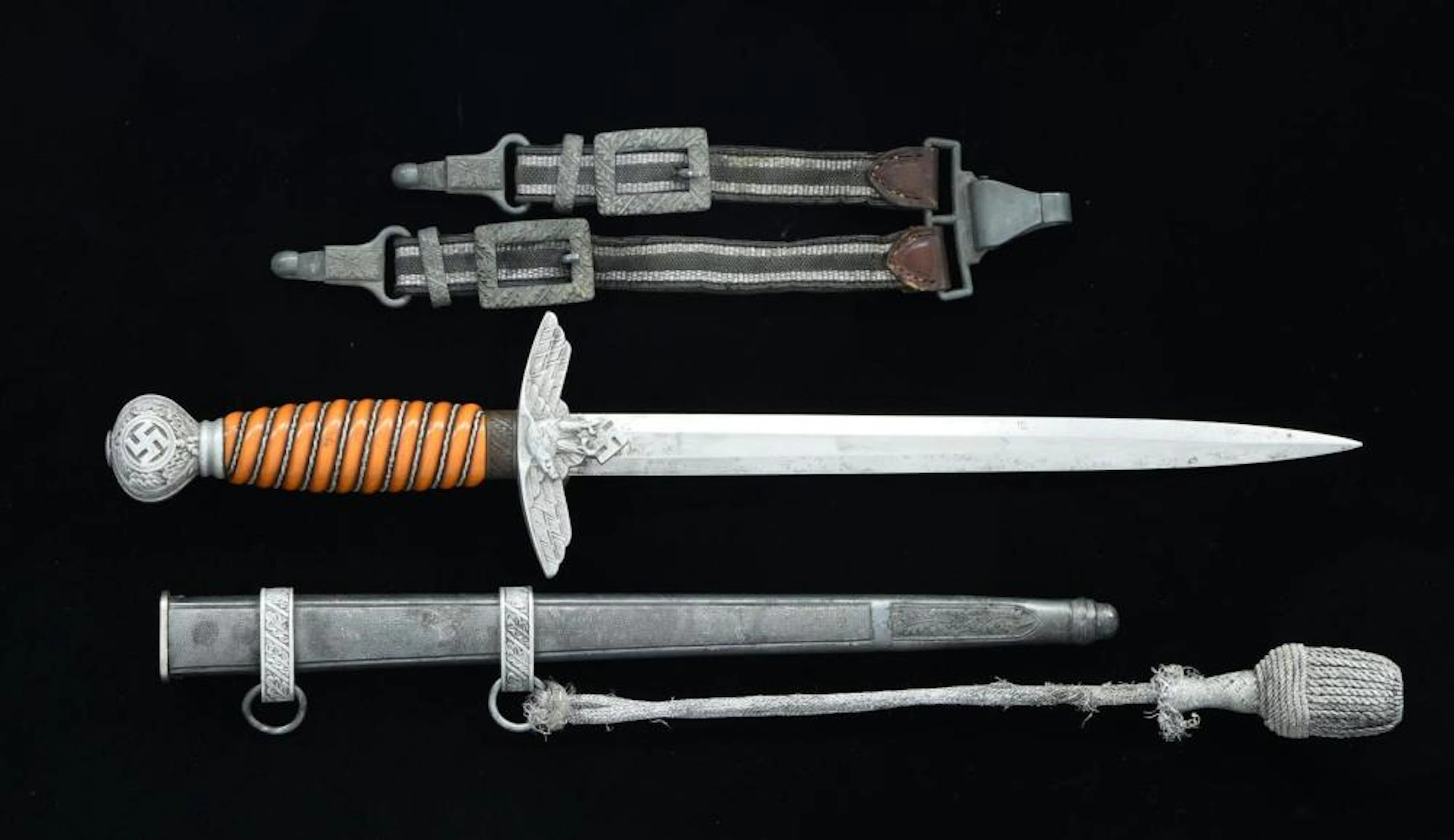 WWII GERMAN LUFTWAFFE DAGGER.