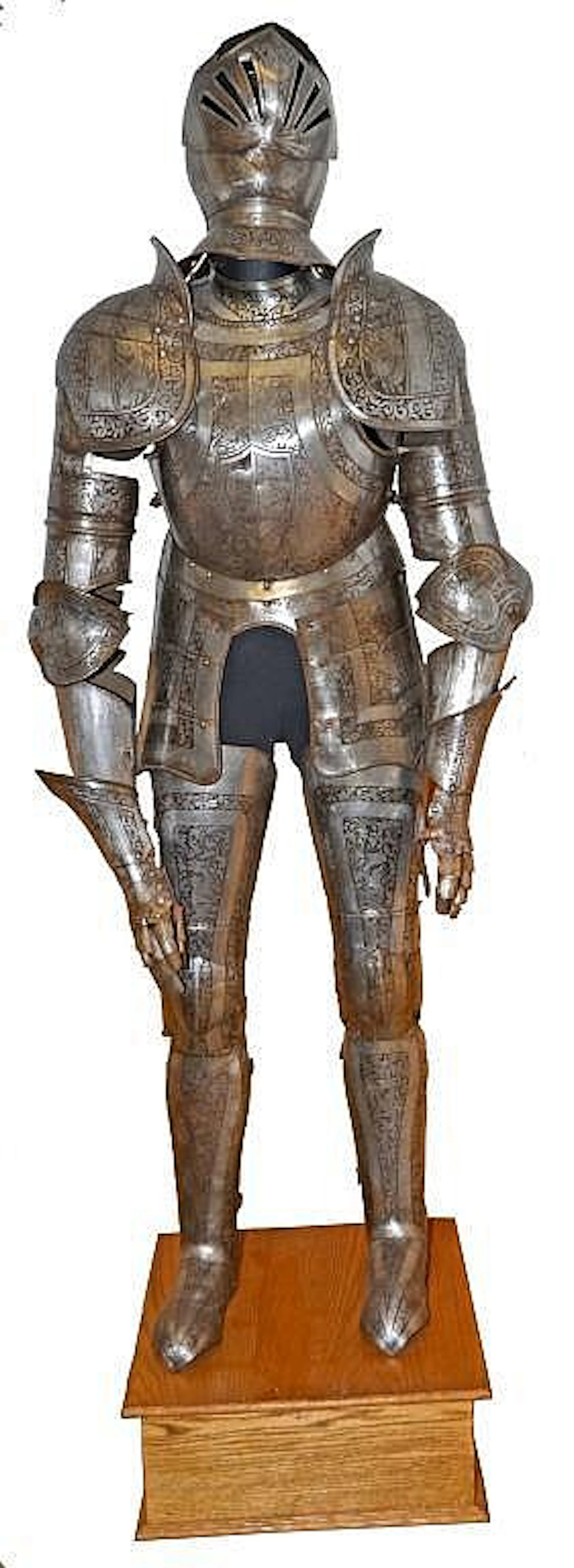 FULL SET OF MEDIEVAL STYLE ARMOR.