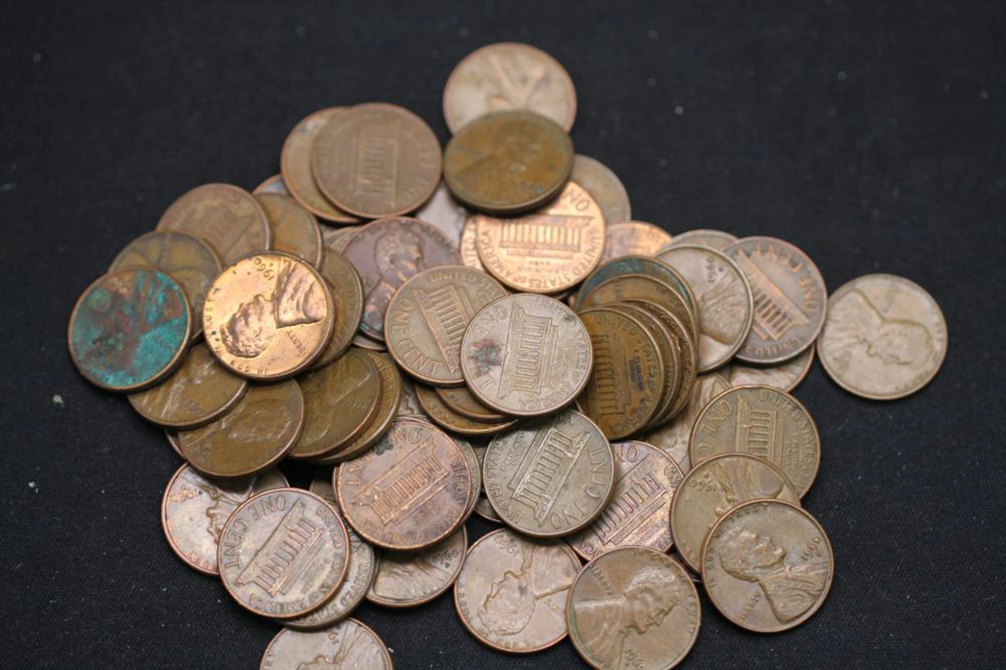 Bag of 65+ 1960 Small and Large Date Lincoln Memorial Cents