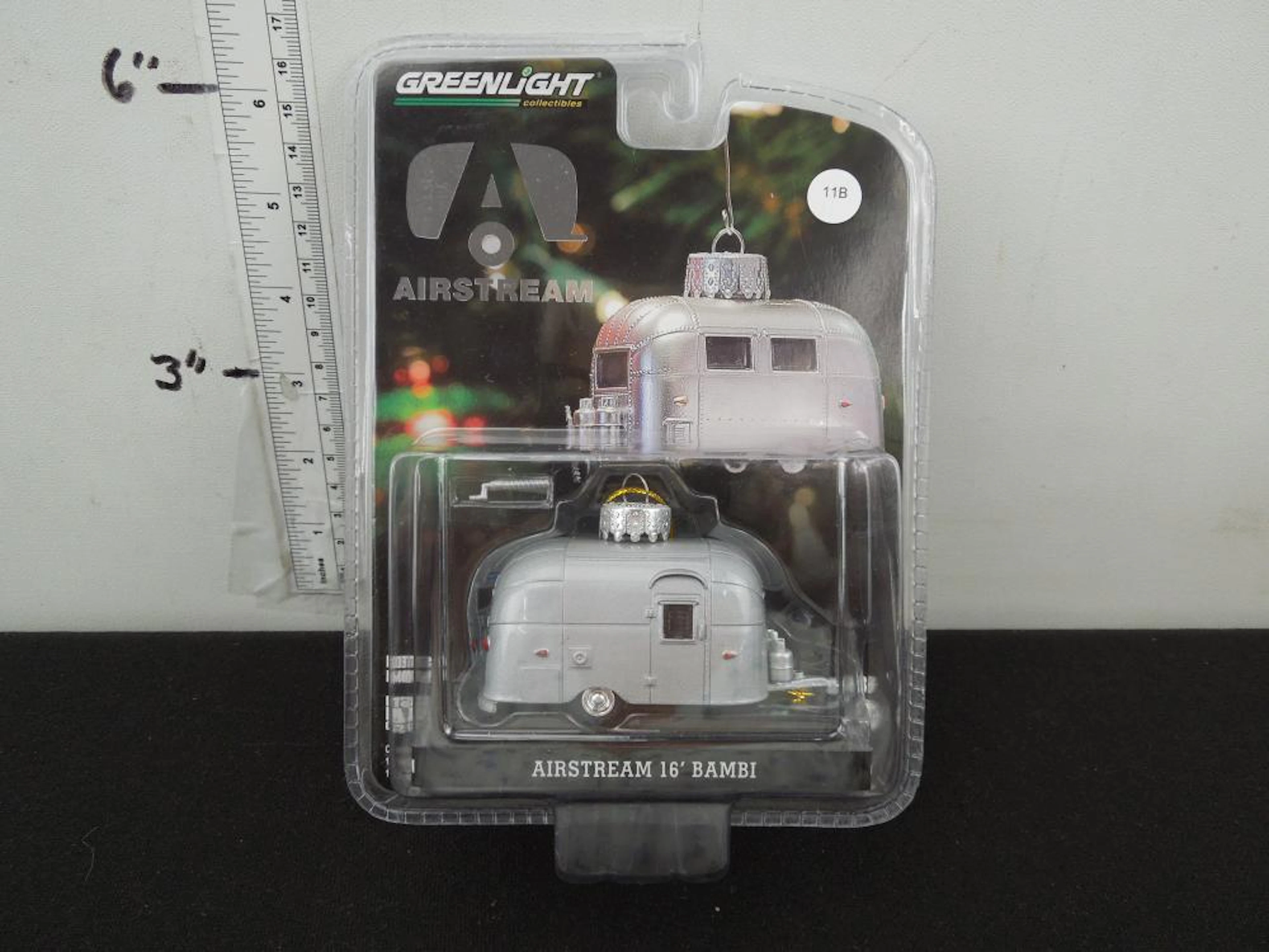 Greenlight Collectibles Airstream 16' Bambi Ornament 1:64...