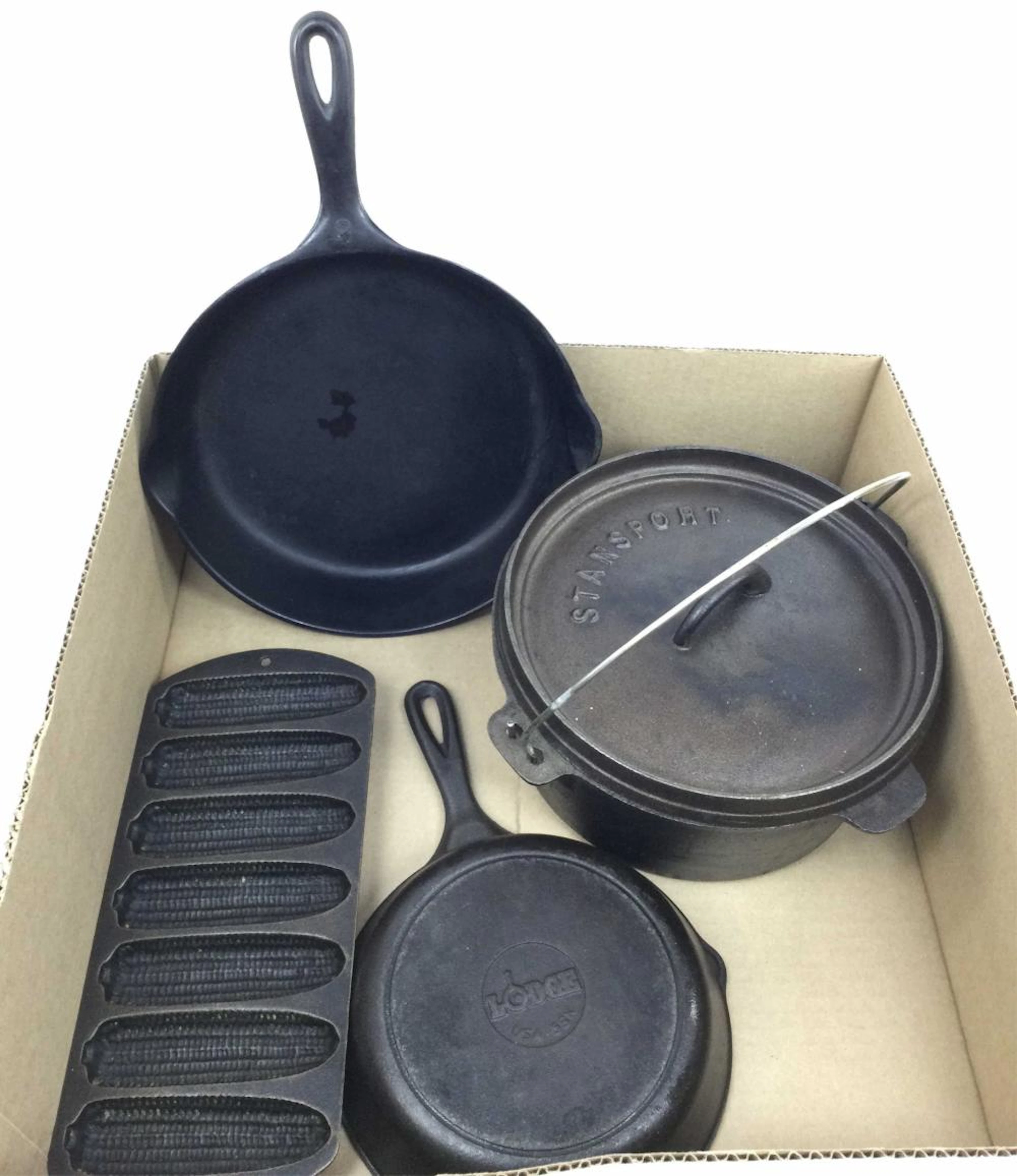 Cast Iron Cookware, Cornbread Pa