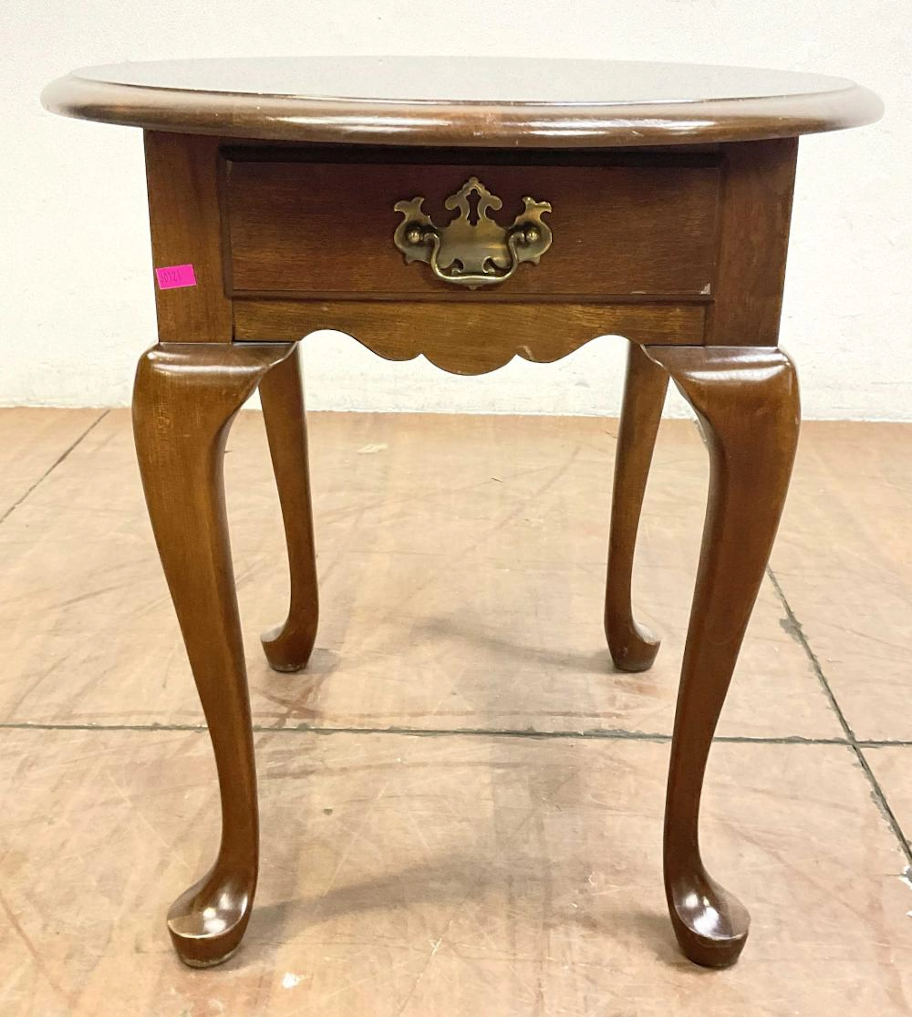 Pennsylvania House Queen Anne Style End Table