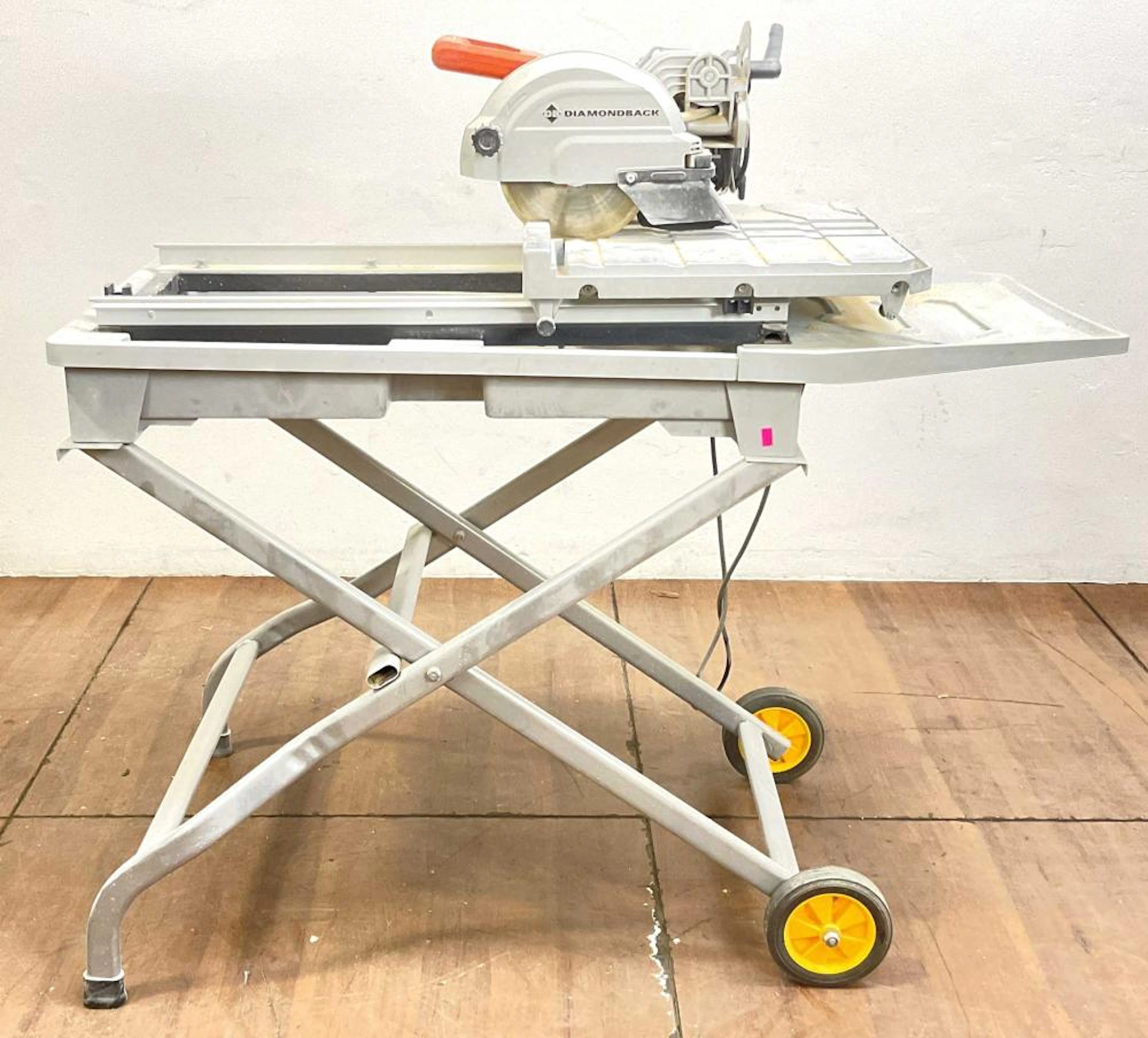 Diamondback 7in Heavy-duty Tile Saw w/ Stand