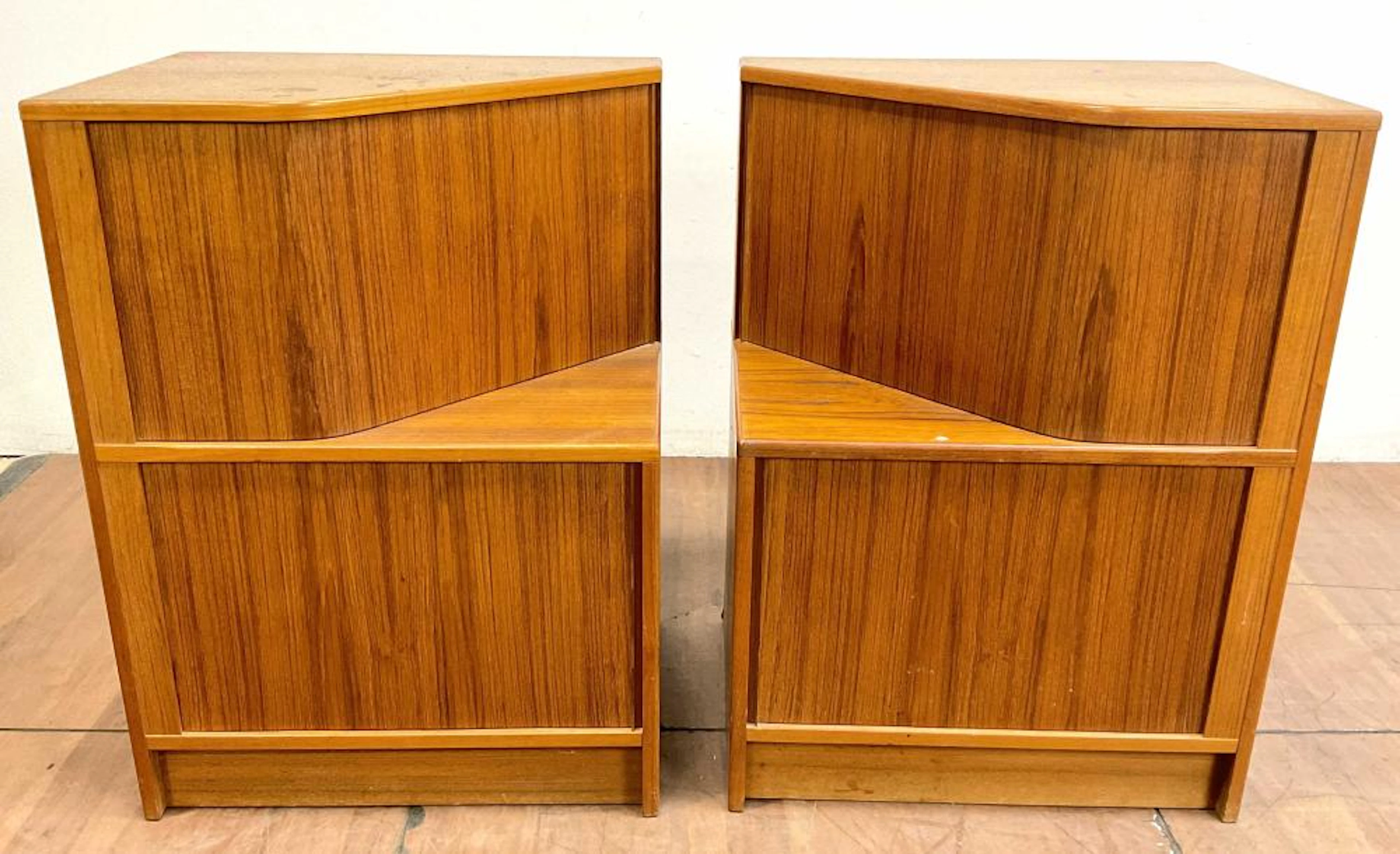 Pair Poul Hundevad Danish Modern Teak Nightstands