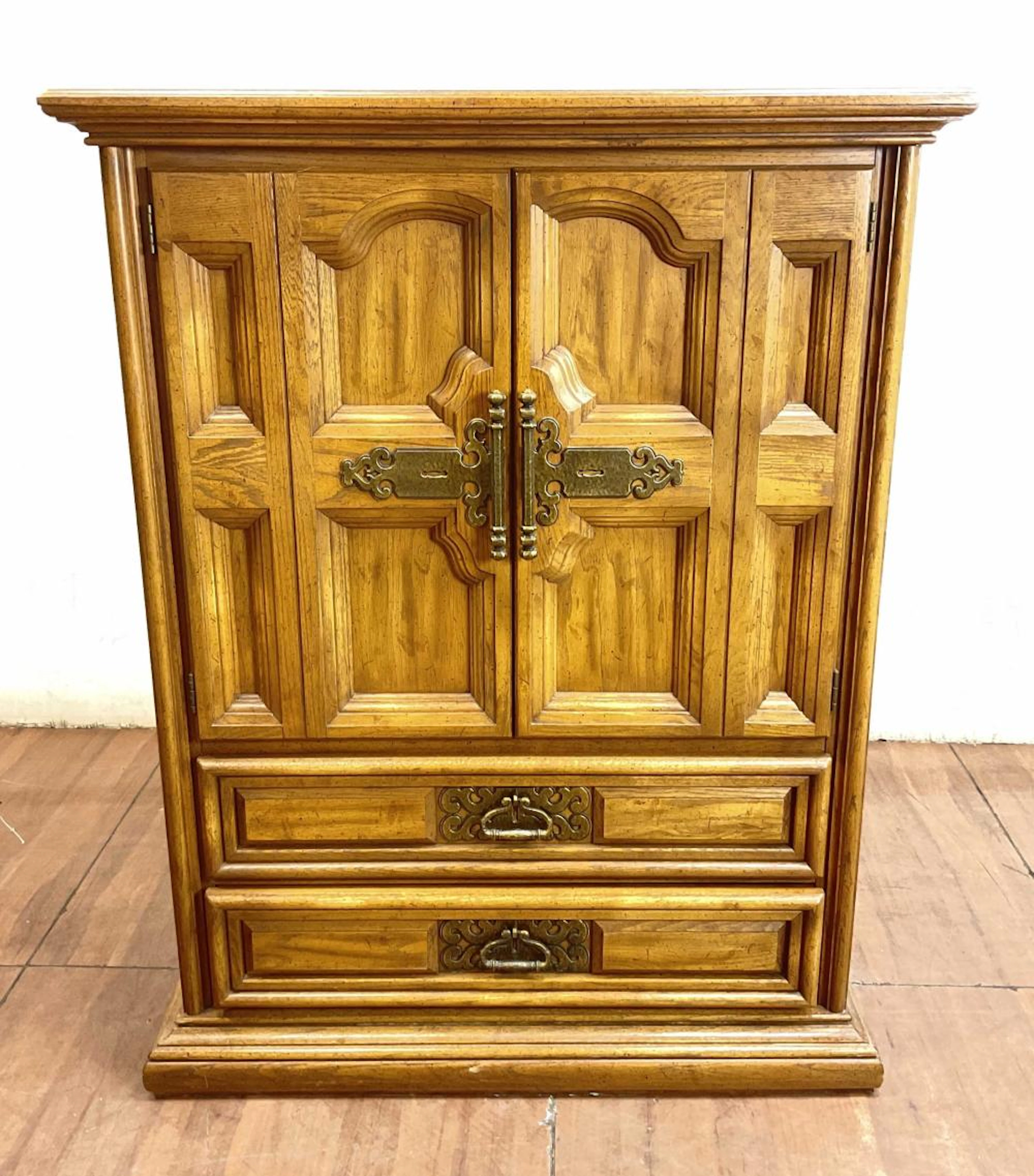 United Furniture Neoclassical Tuscan Style Dresser