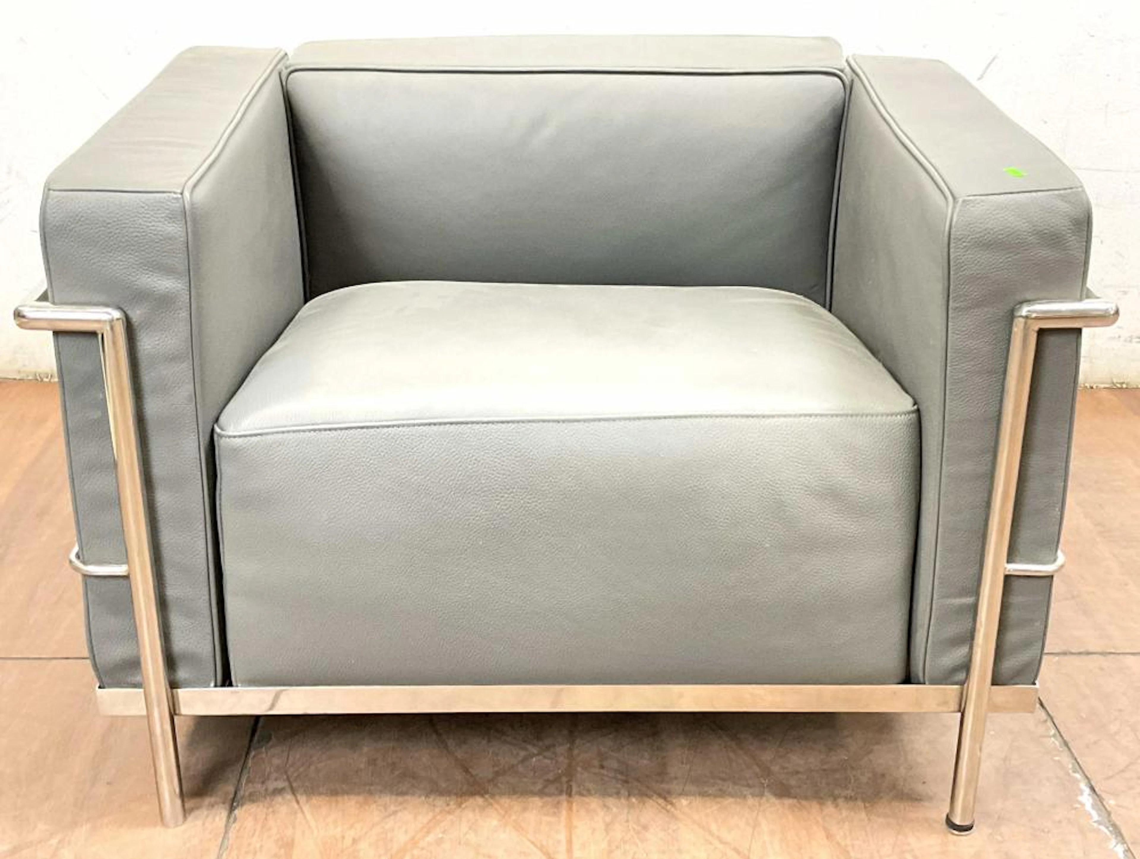 LC3 Grande Corbusier Style Leather Lounge Chair