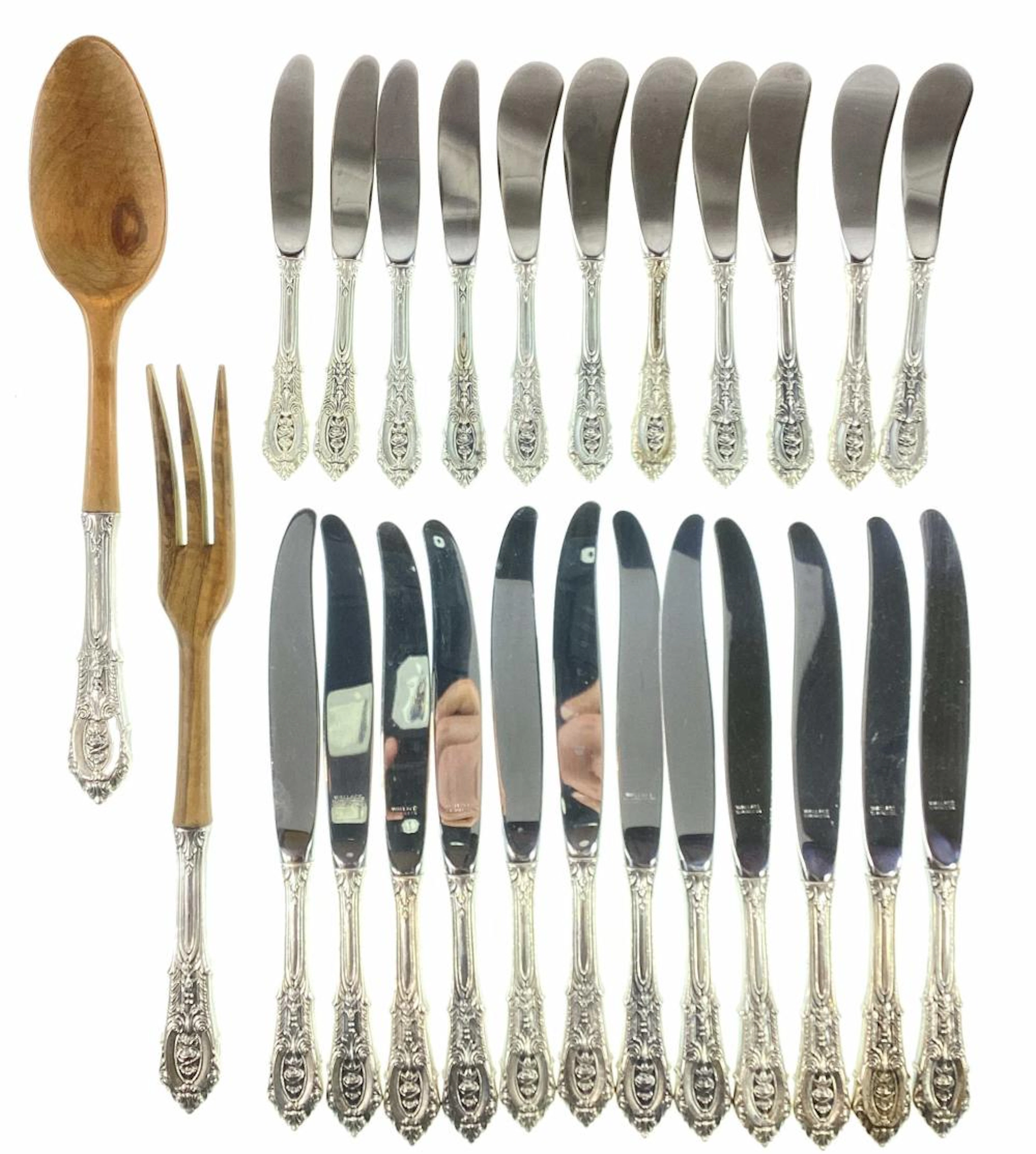 (26) Wallace Sterling Handle Knives & Servers
