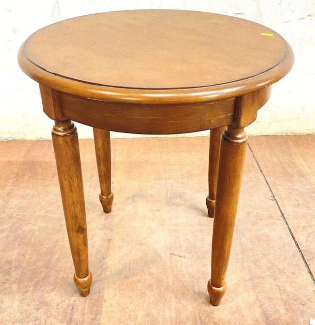 Traditional Style Wood Lamp Table