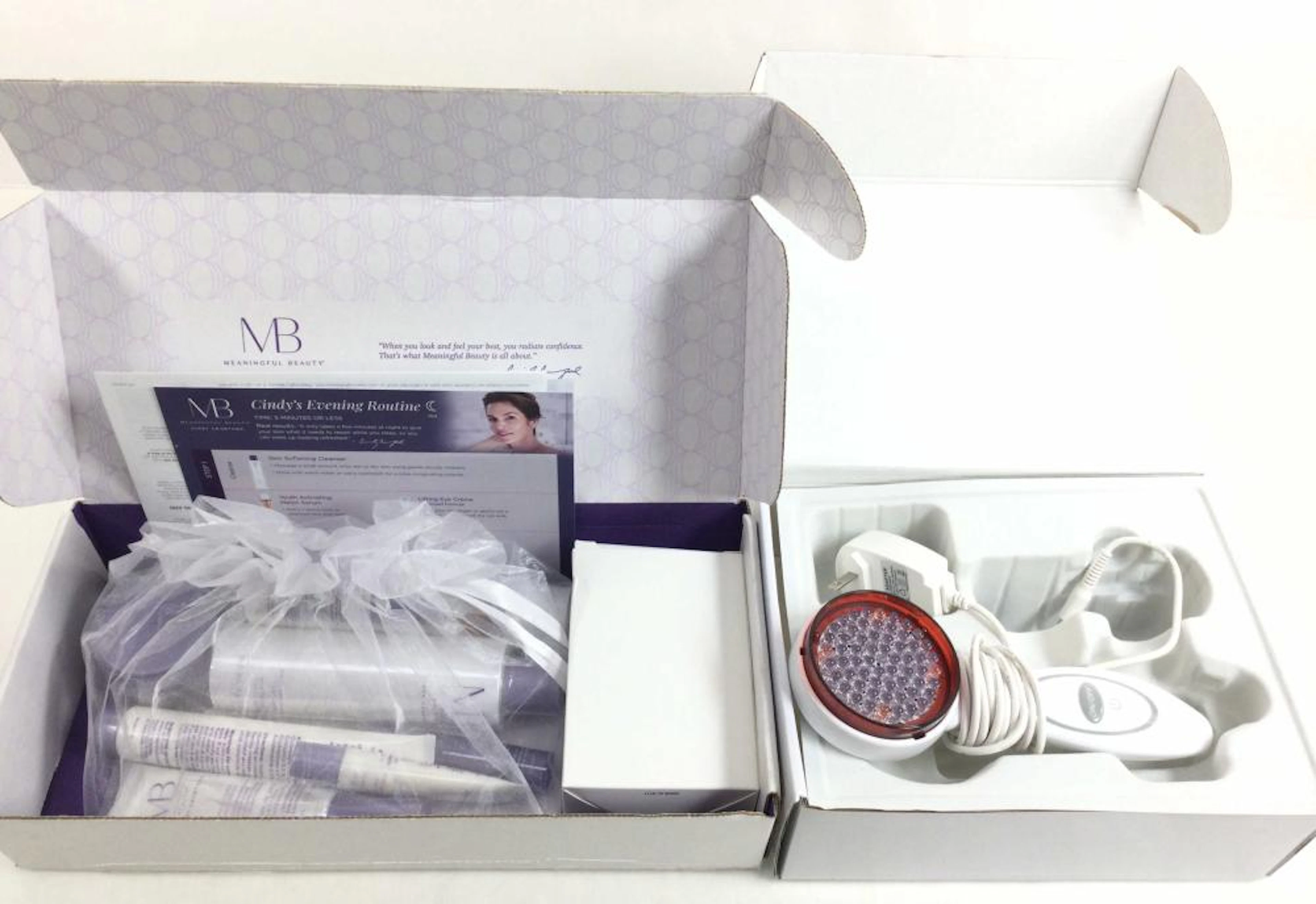 Cindy Crawford Skincare Set, Light Therapy Wand