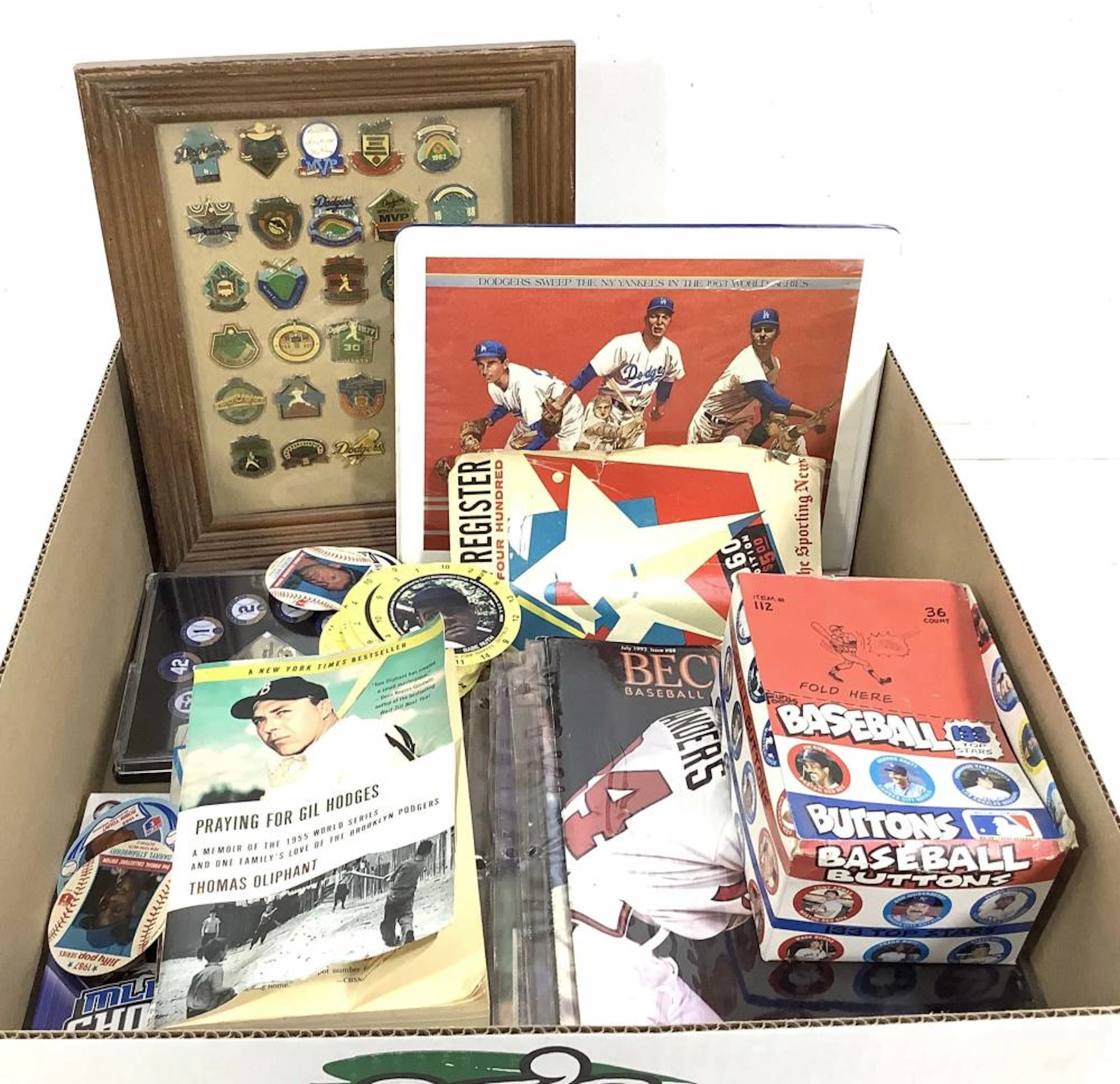 Vintage MLB Memorabilia, Buttons, Pinbacks