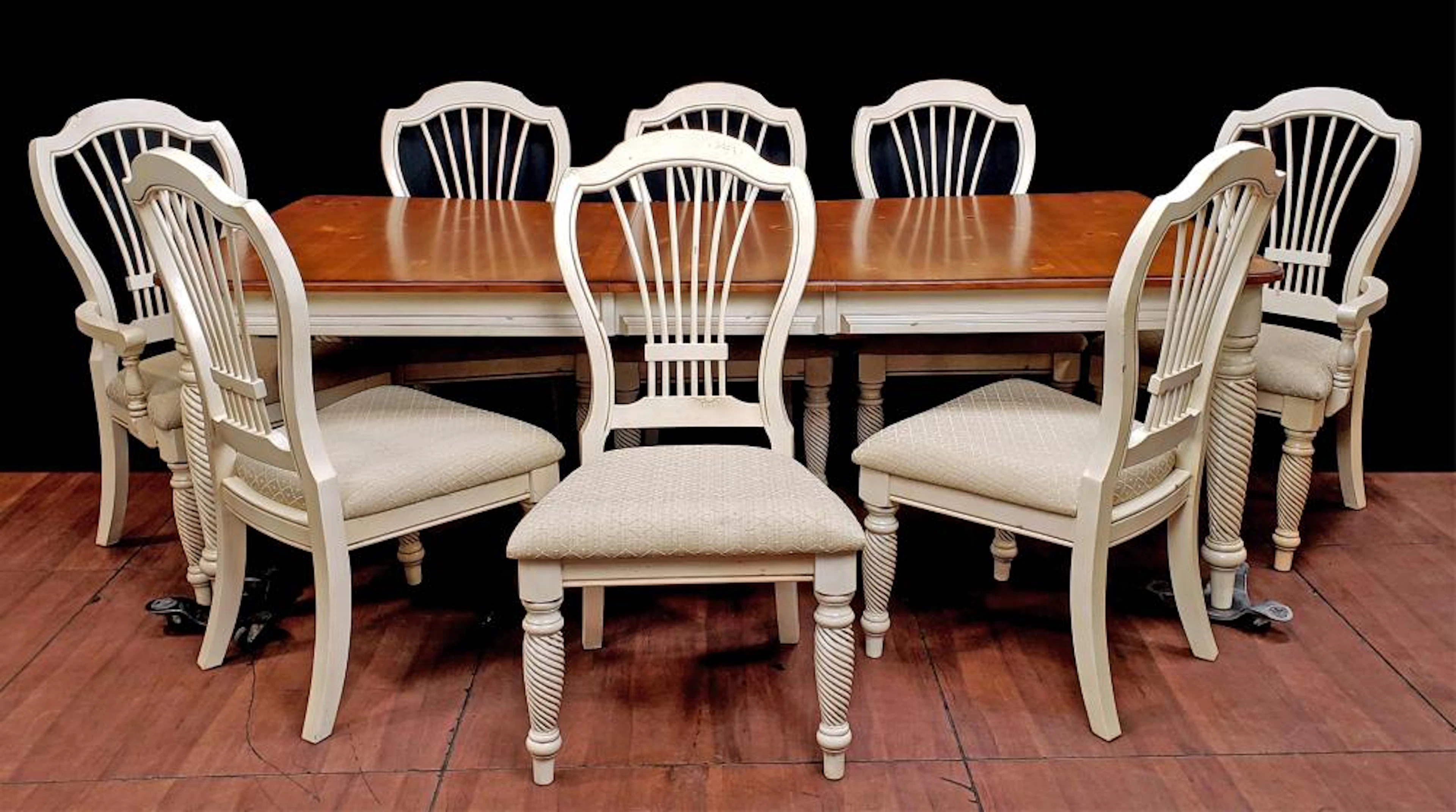 Hillsdale Furniture Country Americana Style Dining Group
