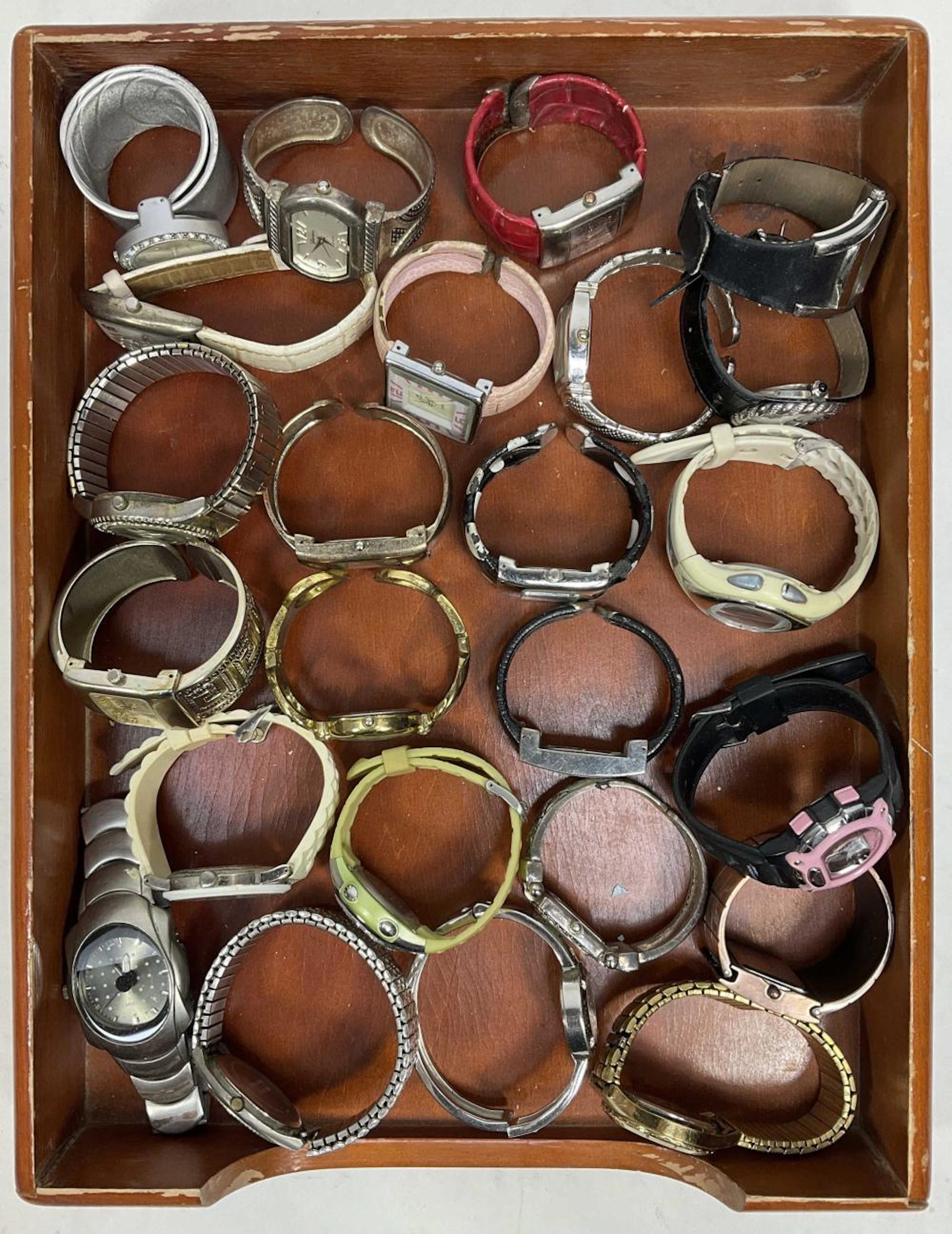 Assorted Wrist Watches, Geneva, Quartz