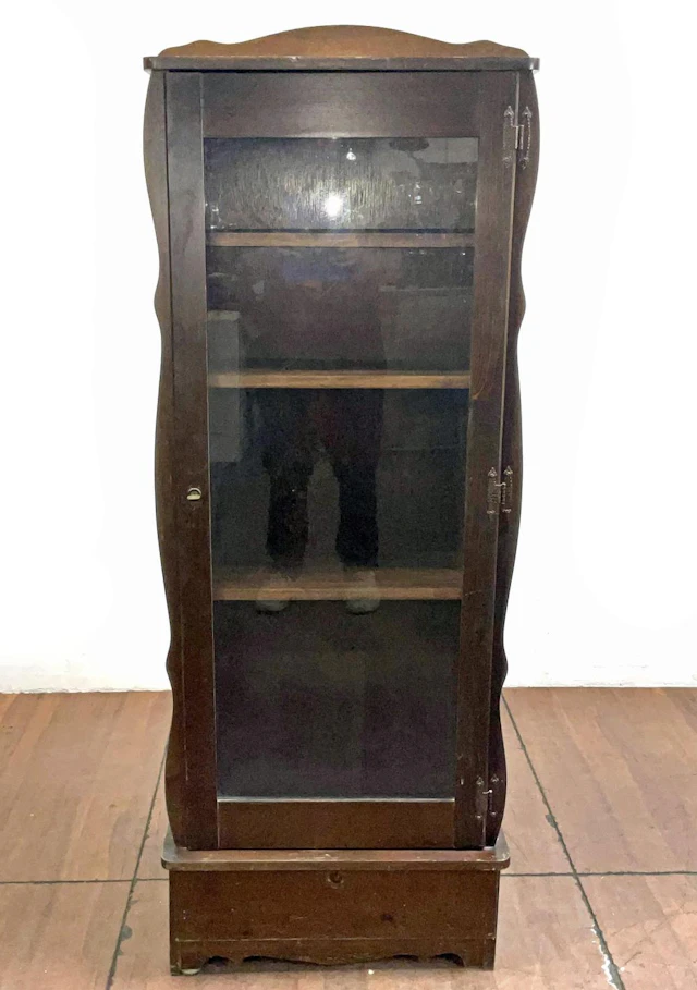 Vintage Traditional Mahogany Wood Rifle Cabinet