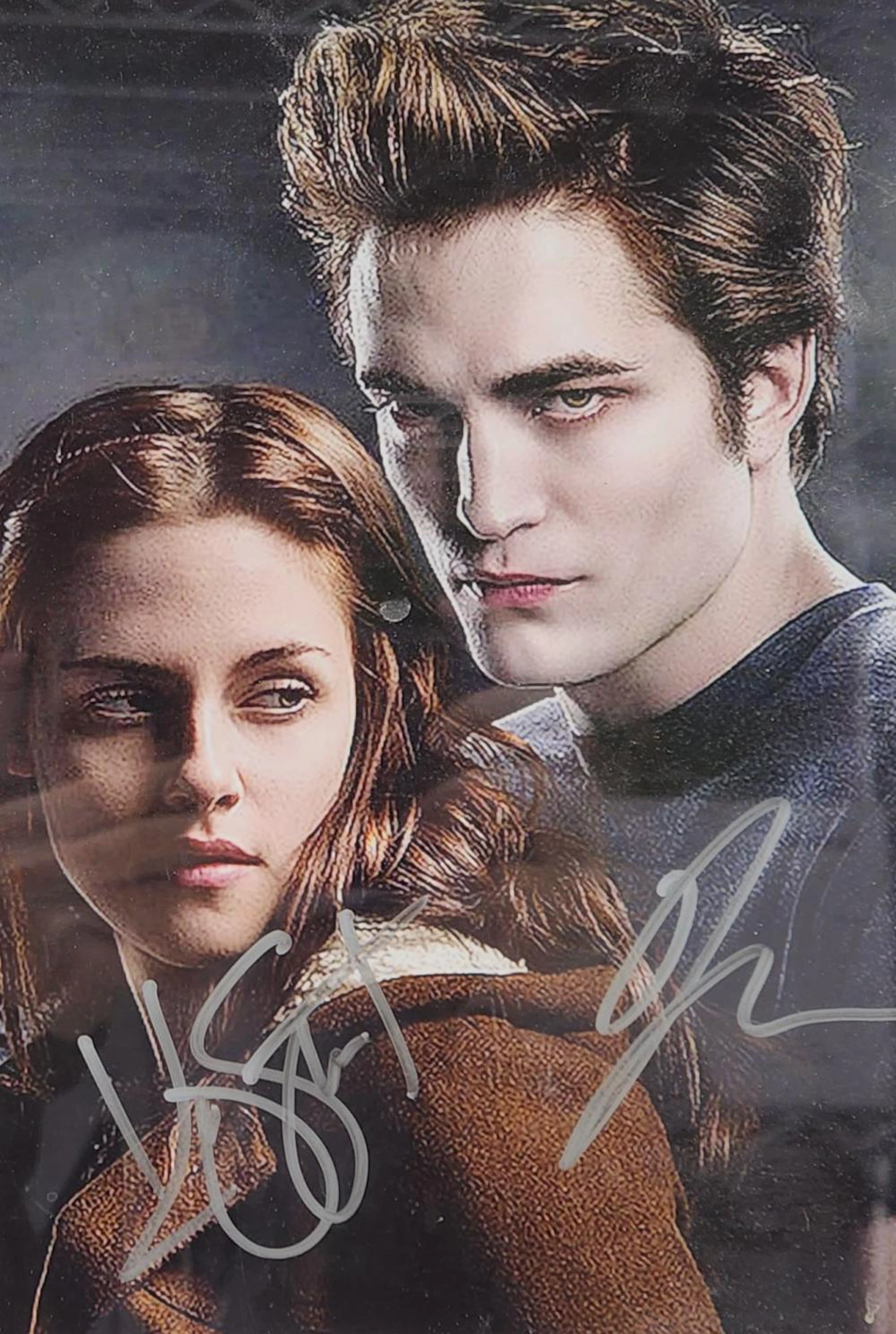 Robert Pattinson & Kristen Stewart Autographs