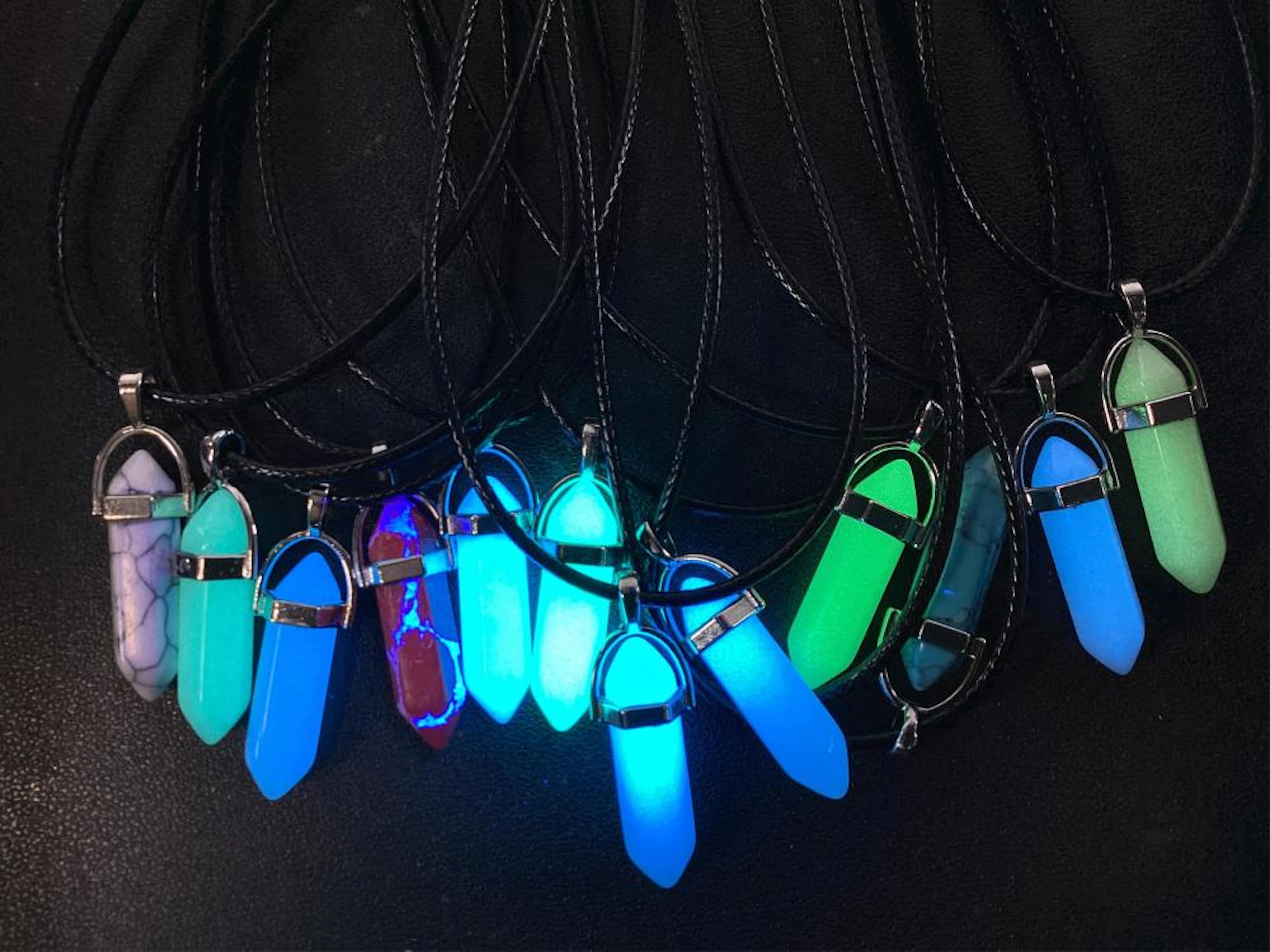 (12) UV Reactive Crystal & Mineral Pendants