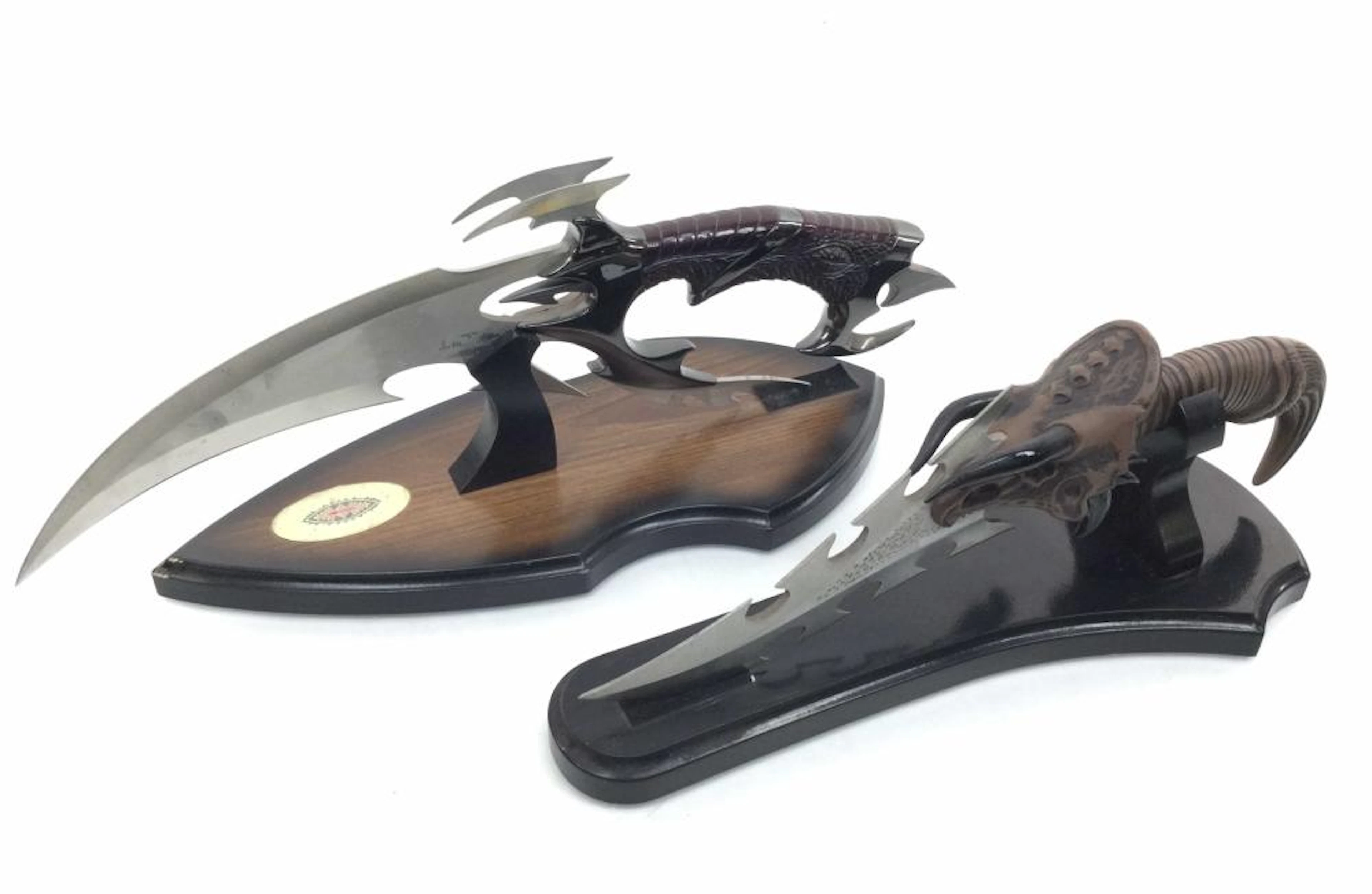 (2pc) Fantasy Knives On Stands