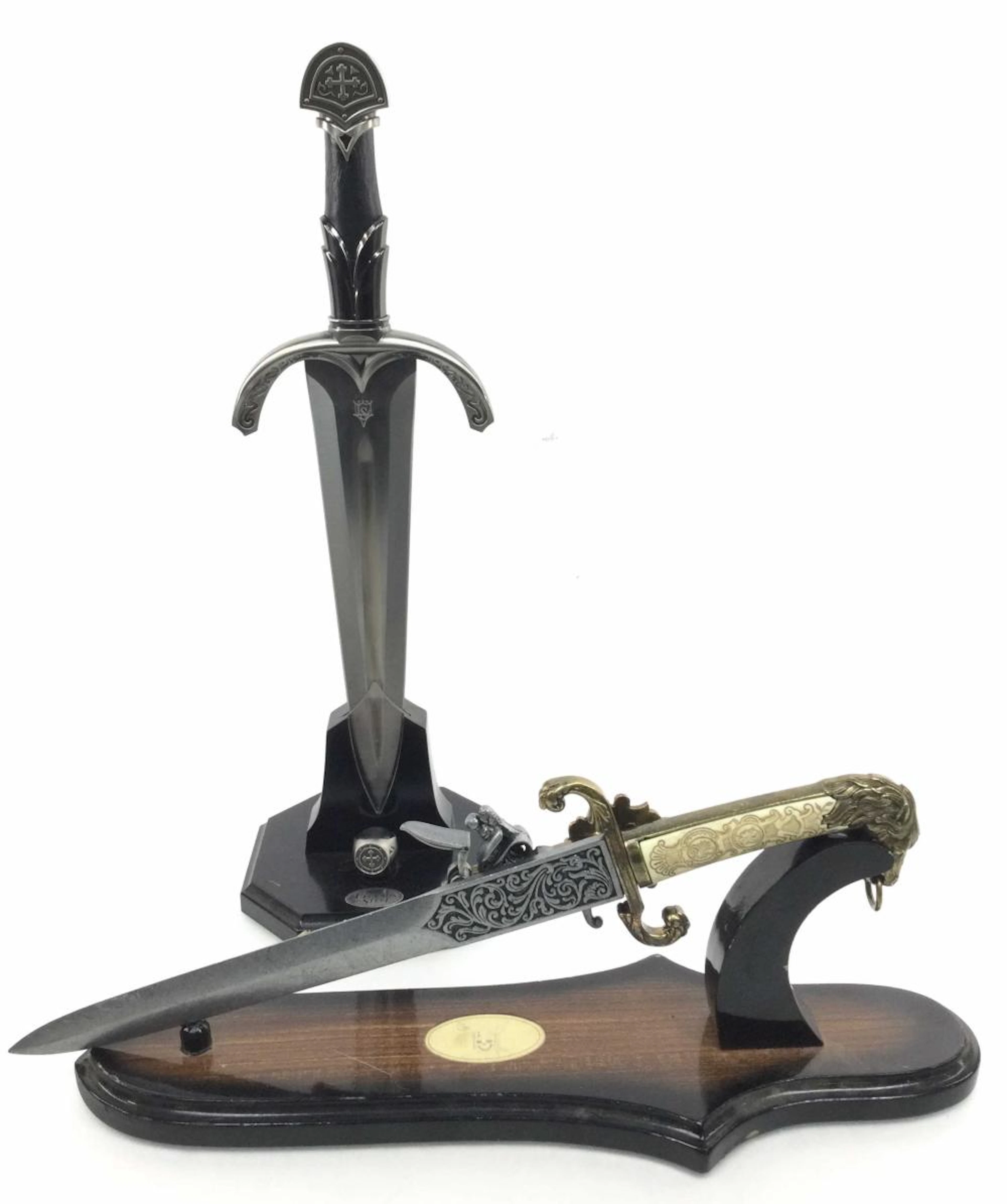 (2pc) Replica Flintlock Pistol Knife On Stand