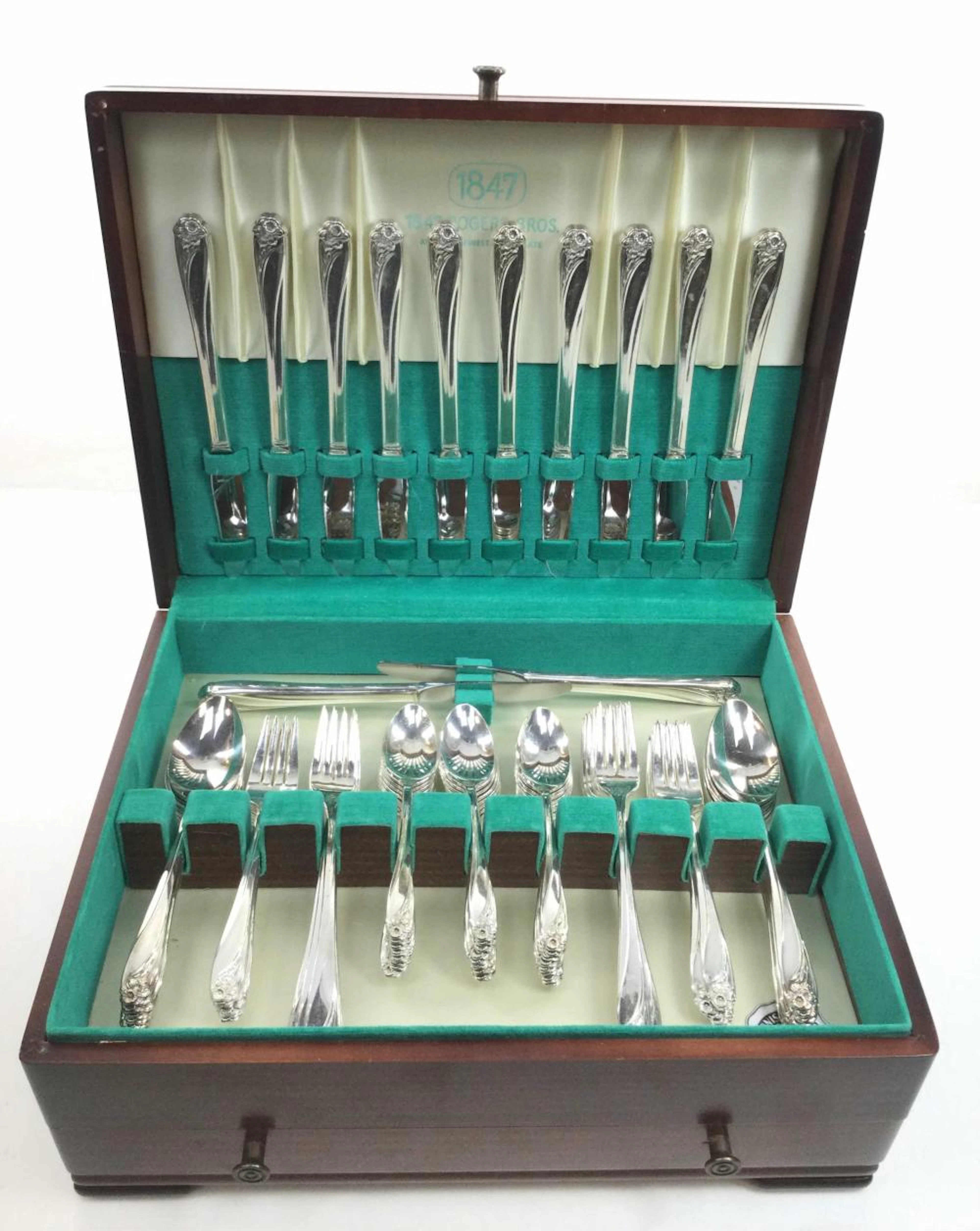Rogers Bros 1847 Daffodil Silver Plate Flatware