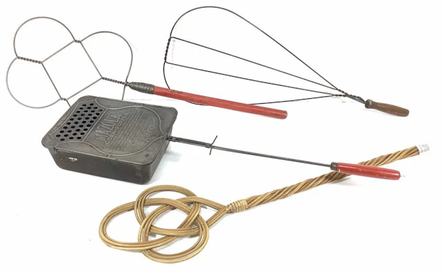 Vintage Mazola Corn Popper & Rug Beaters