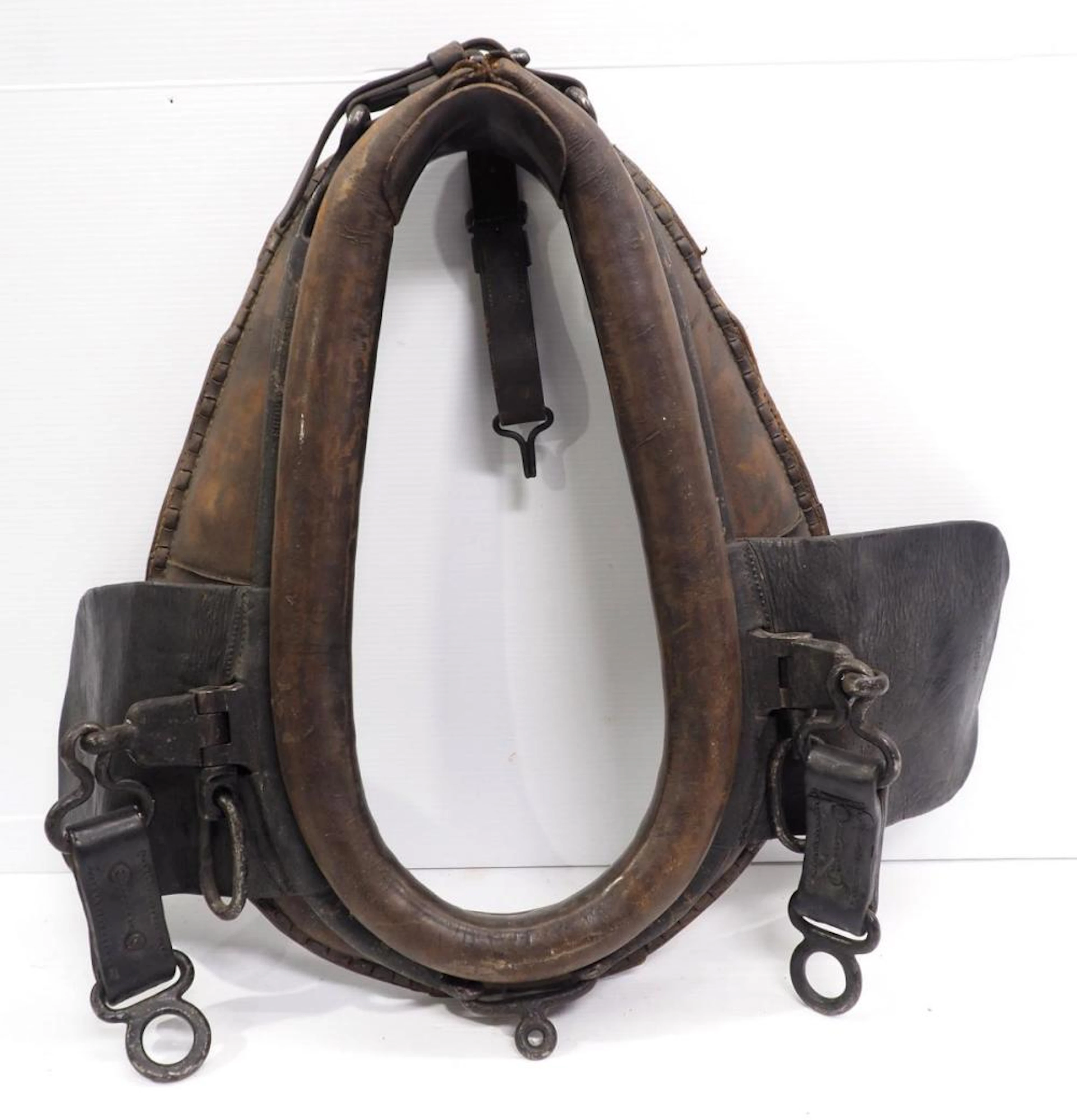 Leather horse collar