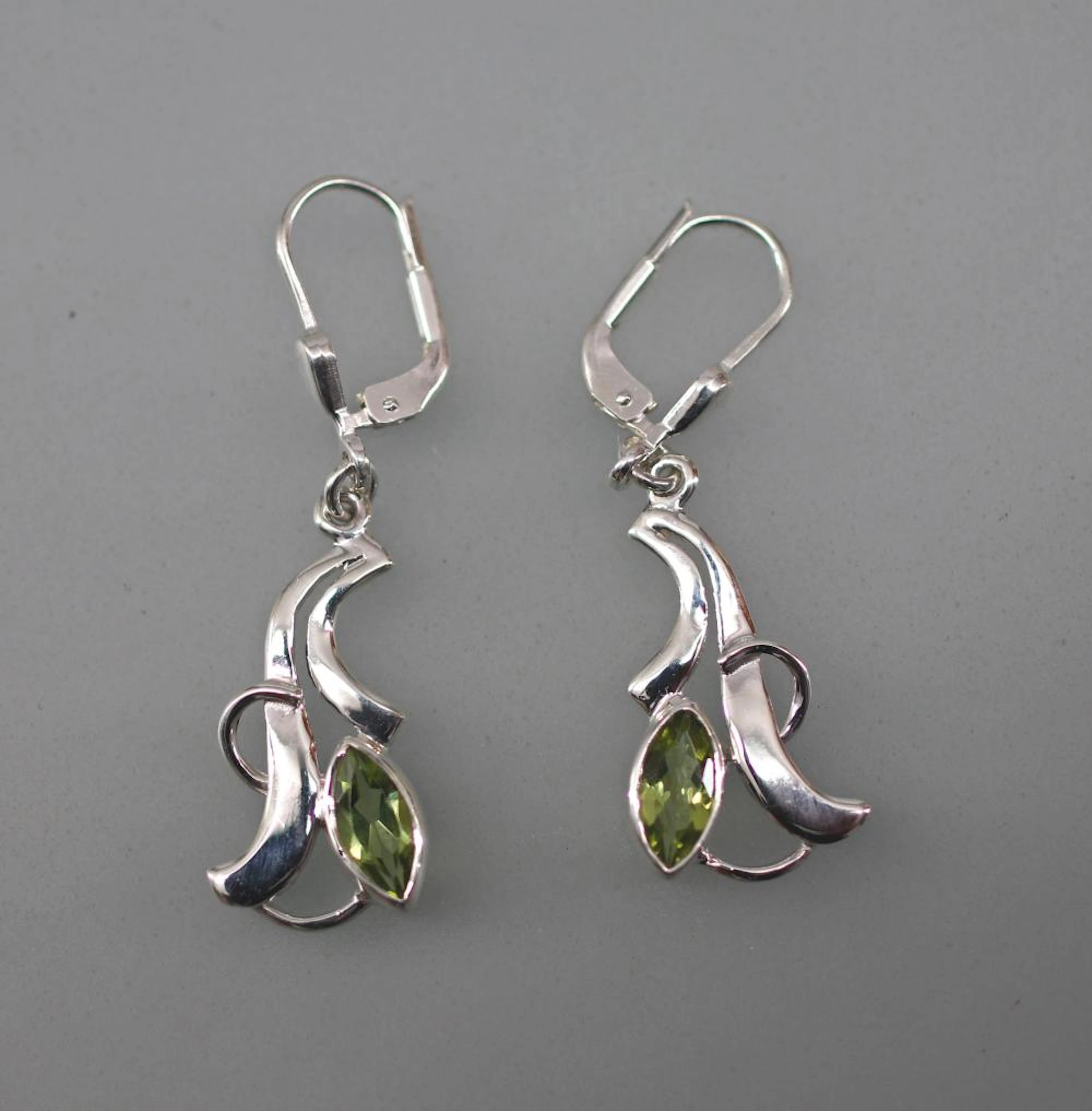 Jugendstil-Ohrringe mit Peridot