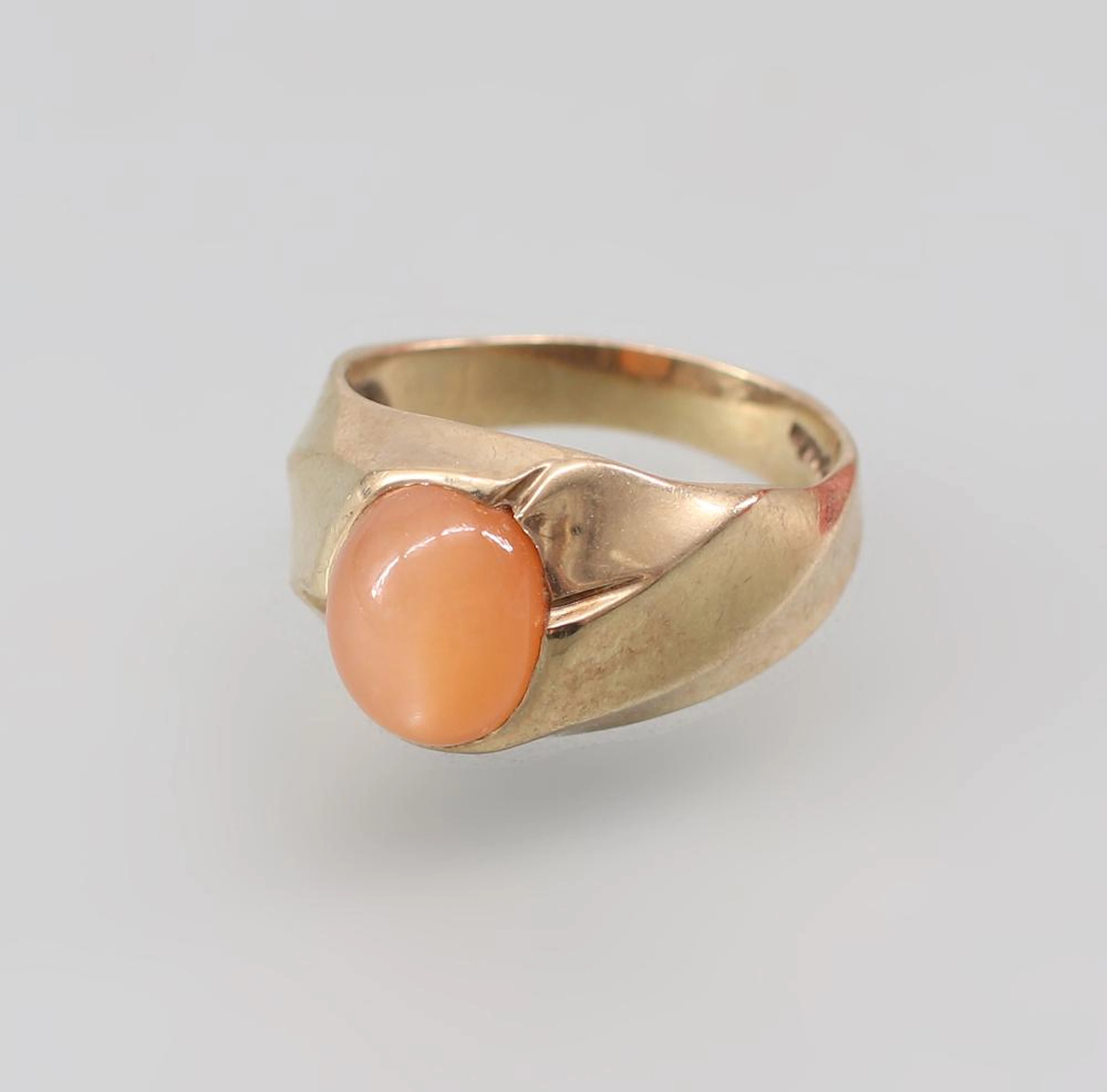 Mondstein(?)-Ring