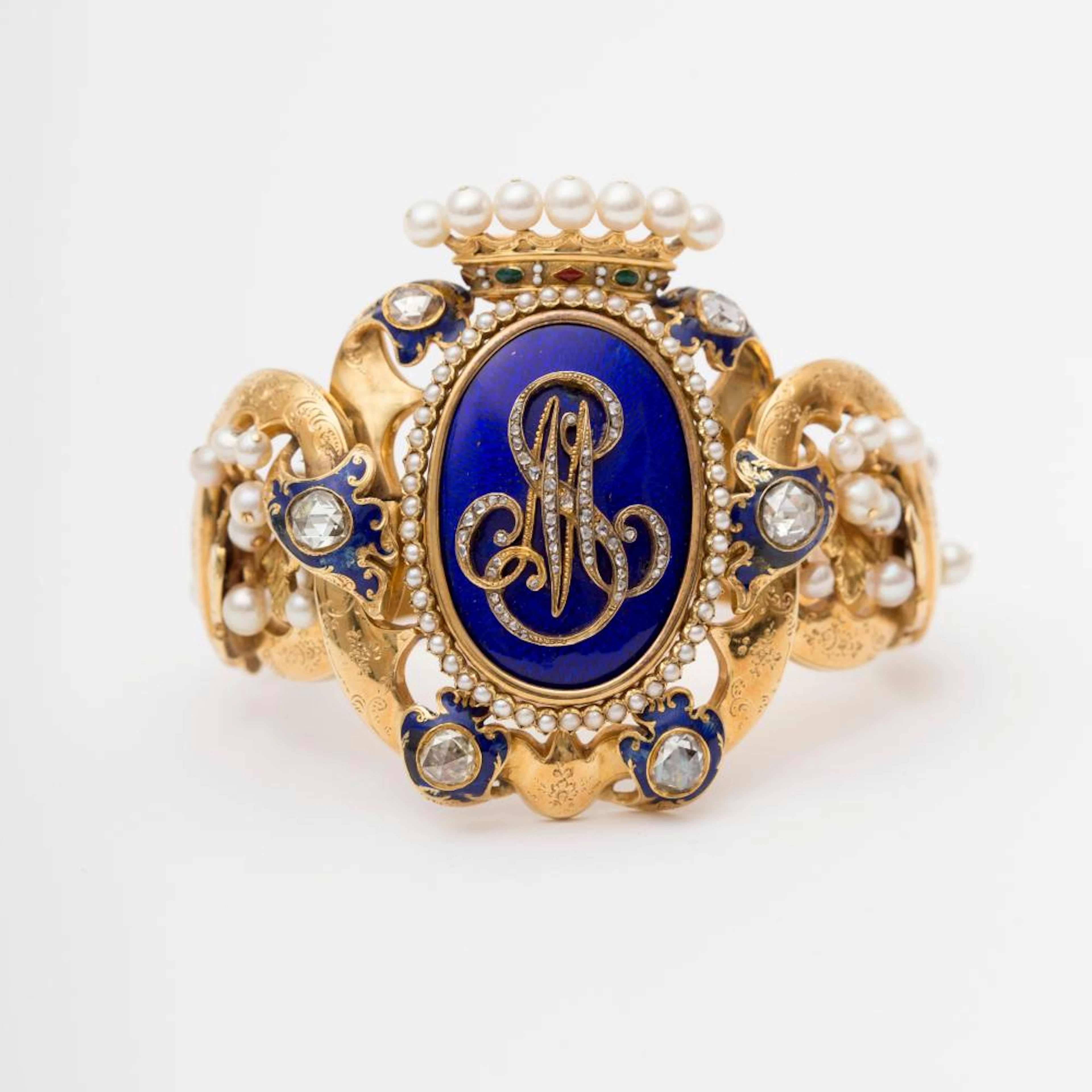 Large historic bracelet