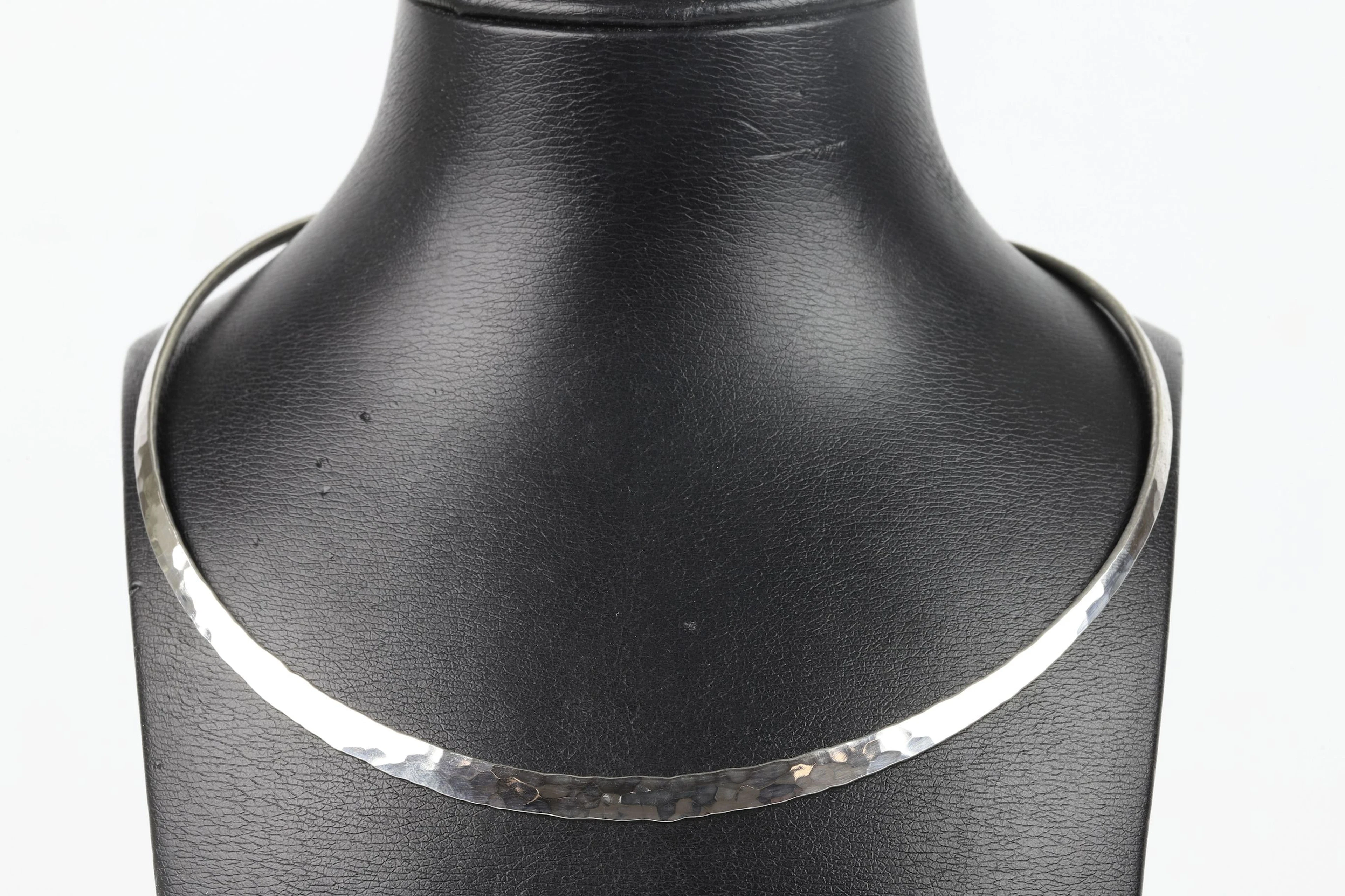 HALSRING, silver, Klädd I Konst I Sweden Ab, Smedjebacken, 1996, ca 25,4 g