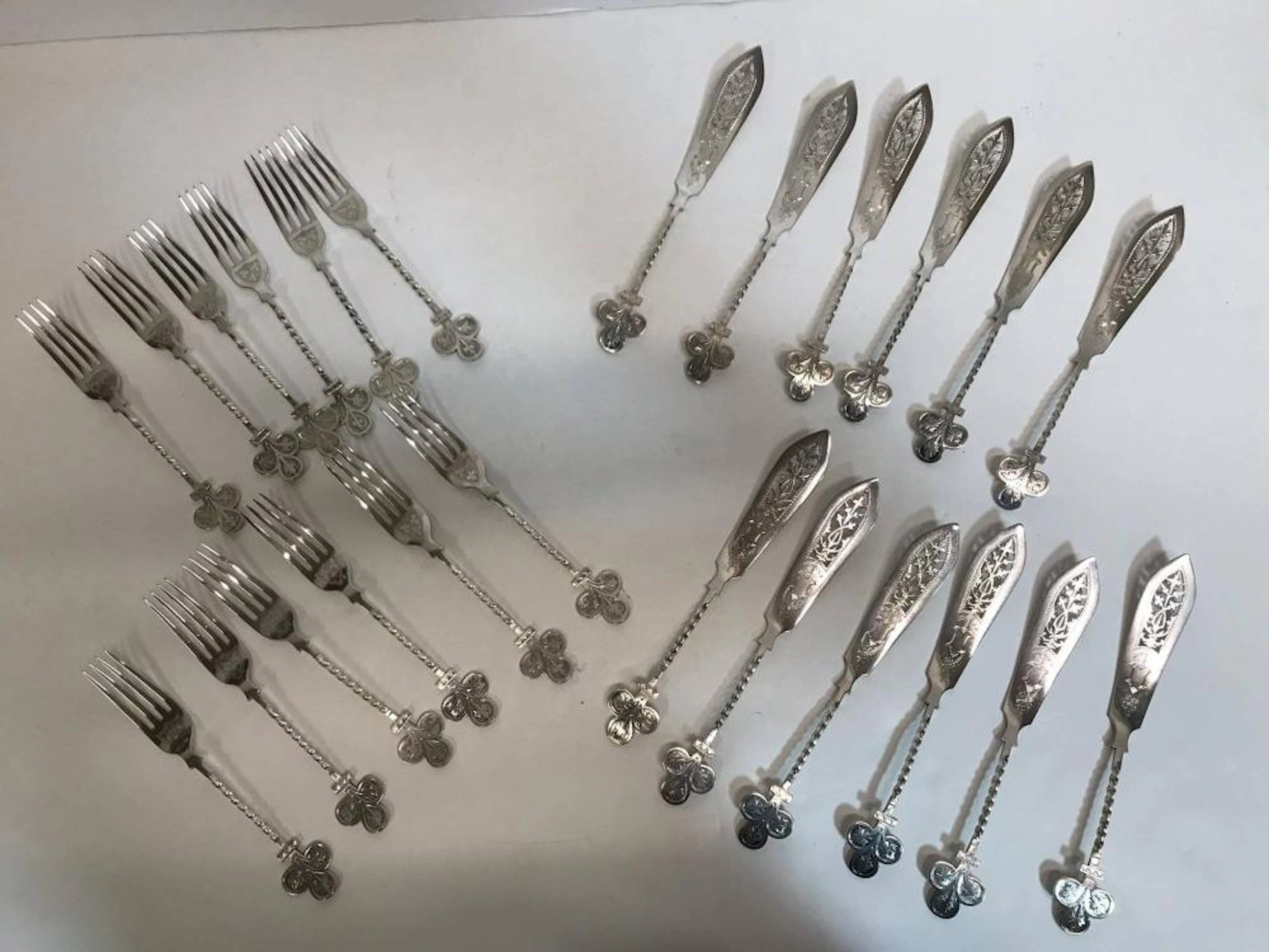 ANTIQUE ENGLISH 24 PC. SILVER PLATE FISH SET