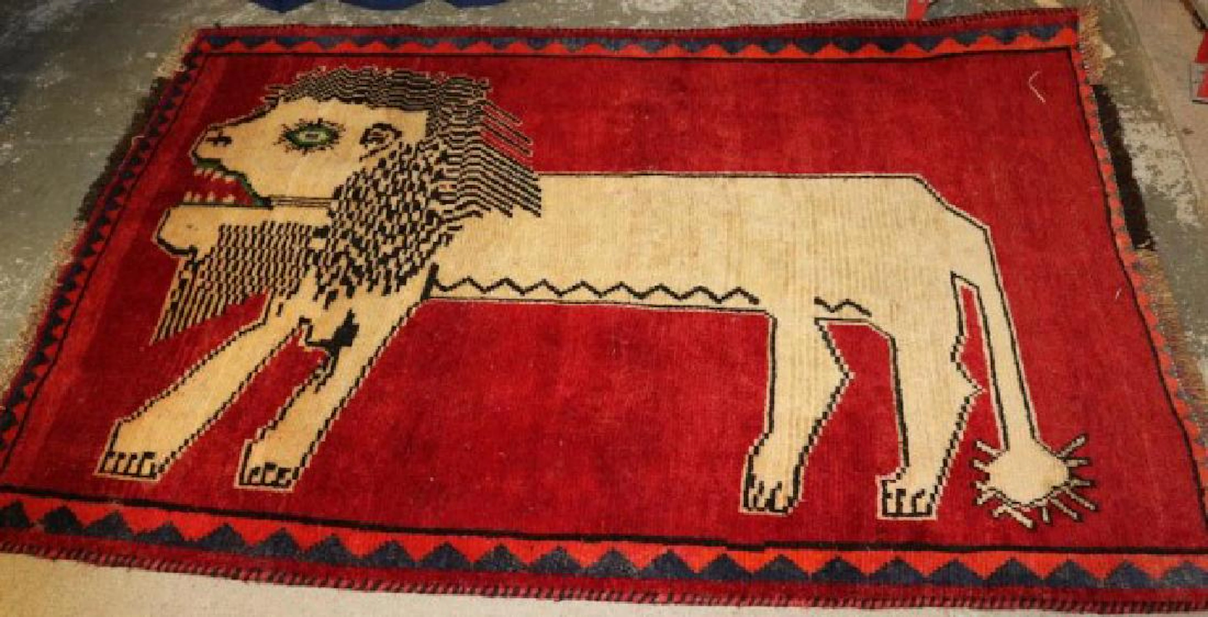 Shiraz lion rug