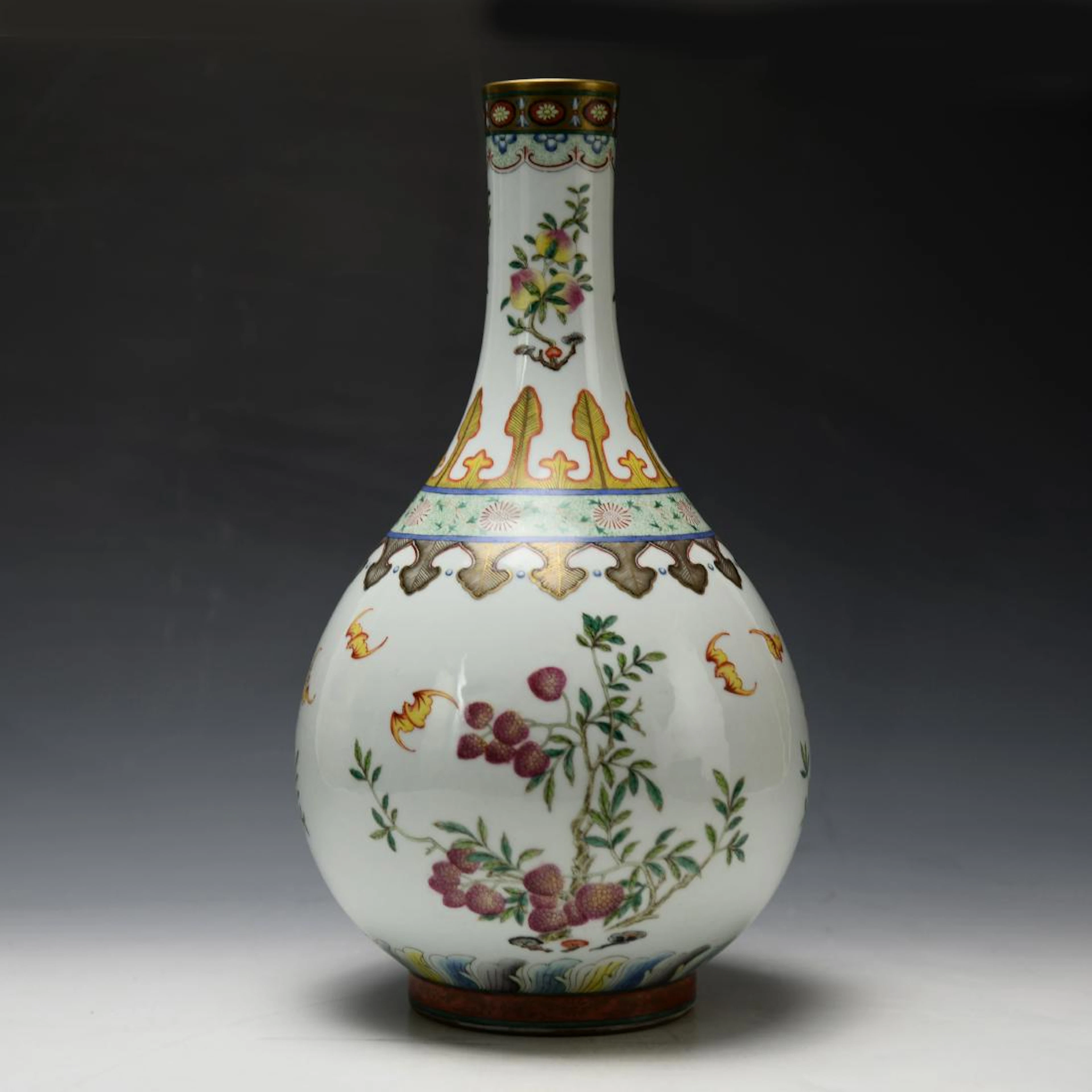 Chinese famile rose vase