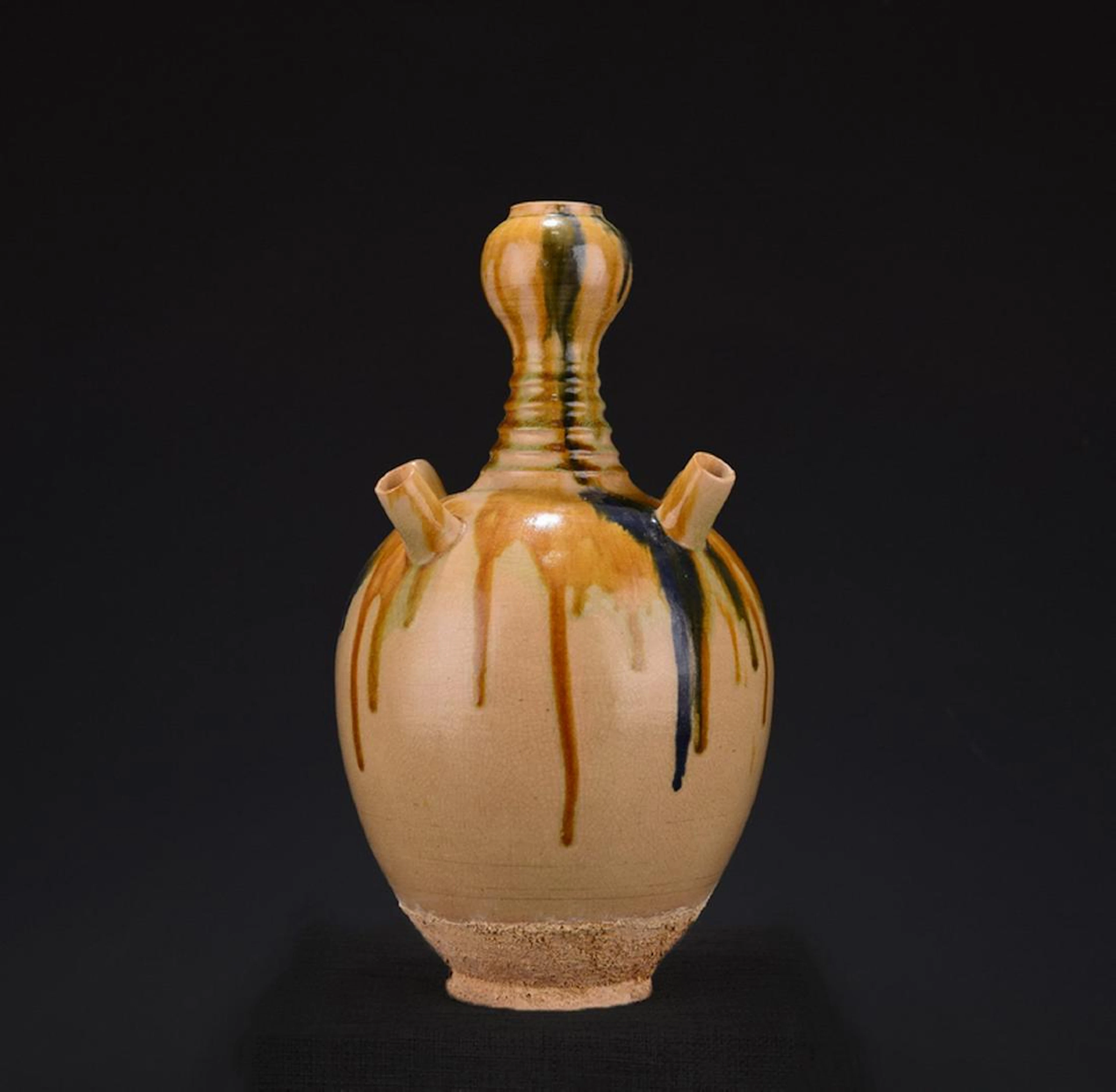 Chinese liao tri-colored glazed pottery vase
