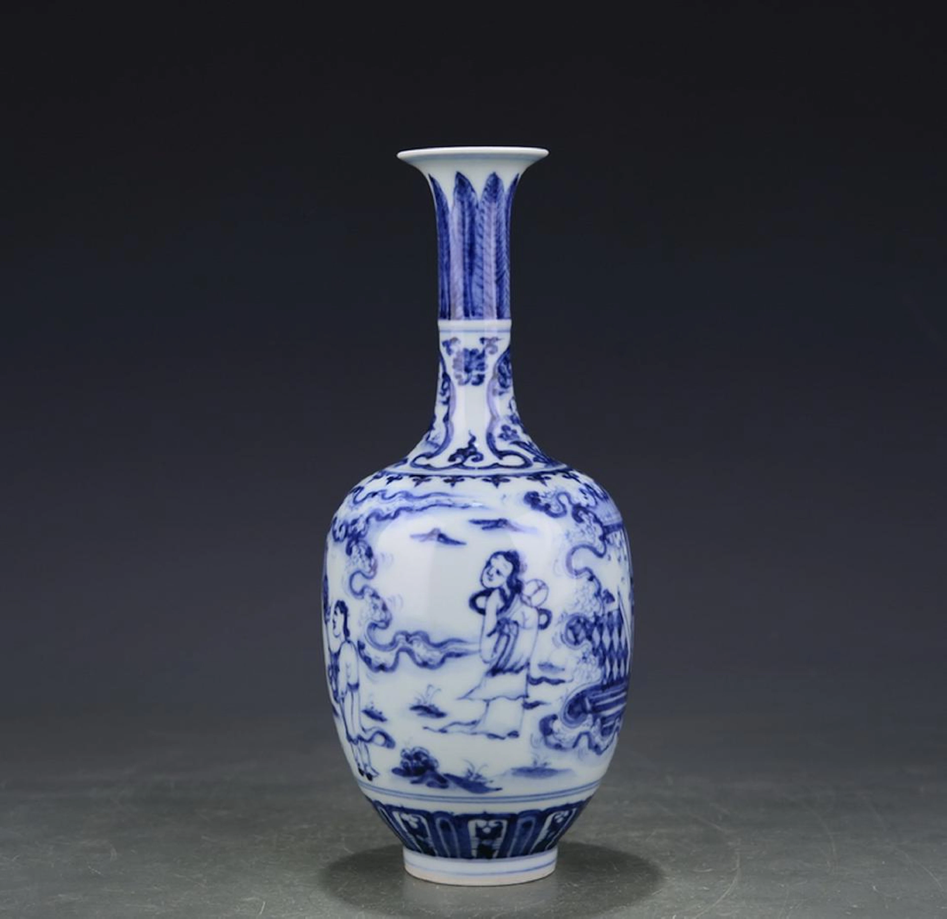 Chinese blue and white porcelain vase