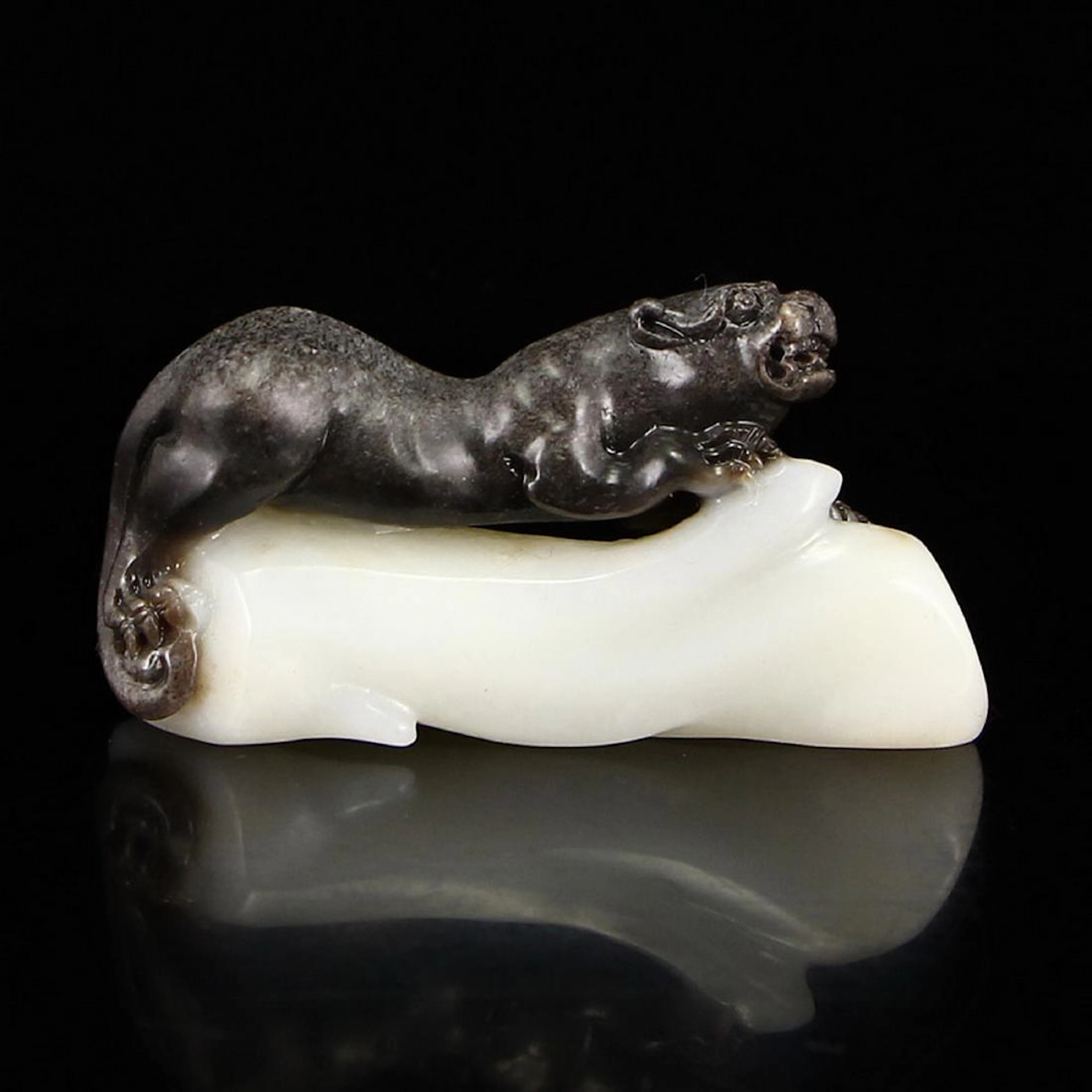 Chinese black and white jade tiger pendant