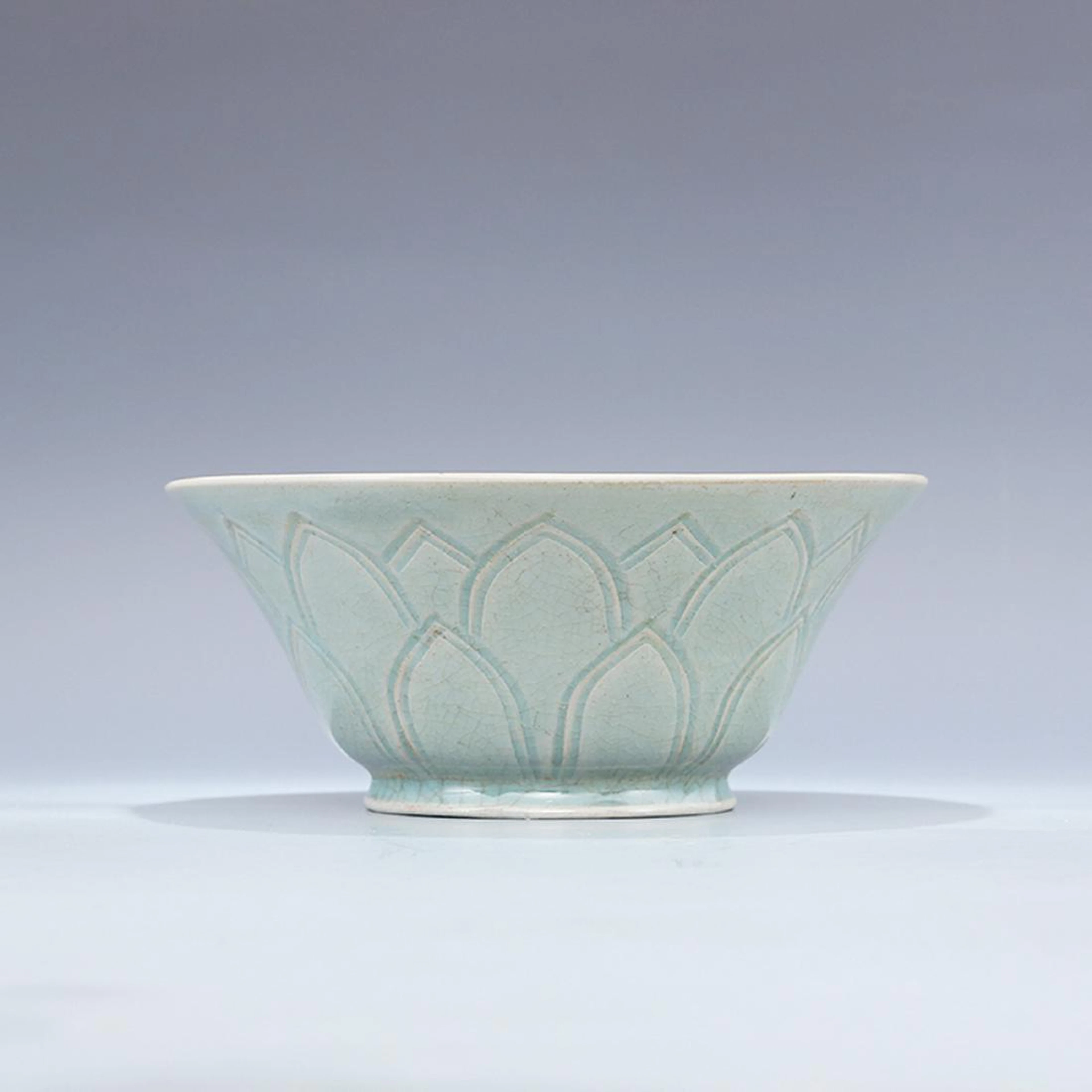 Chinese ru ware lotus pattern bowl