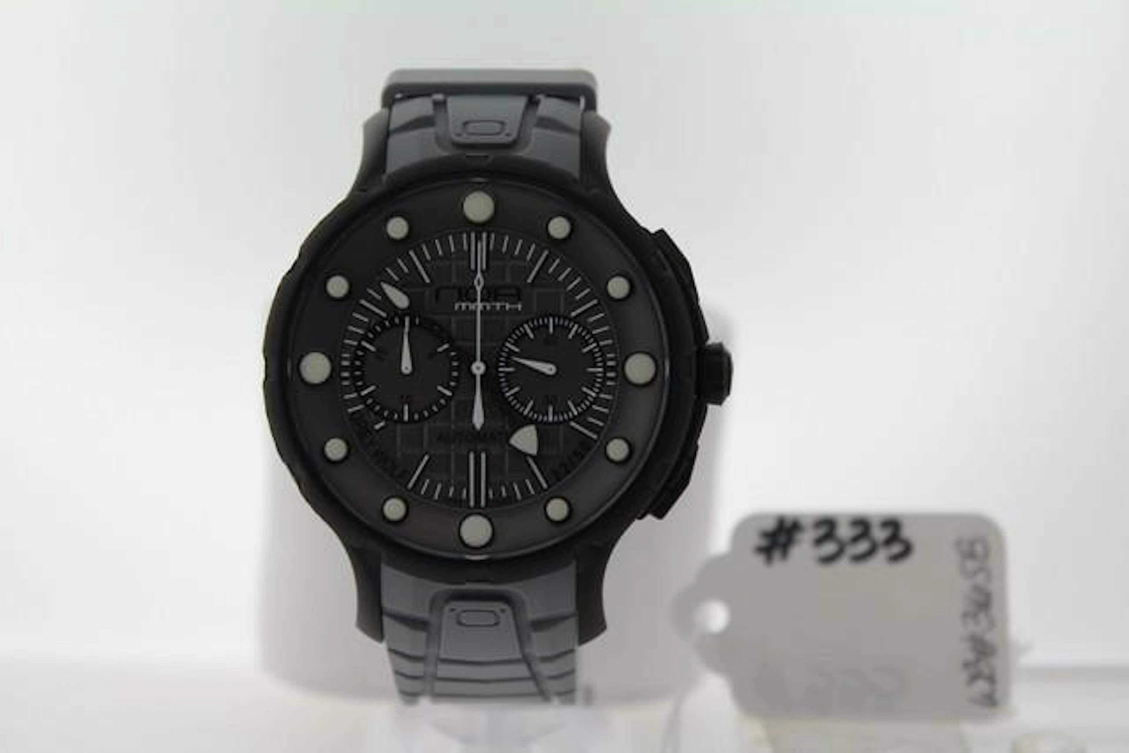 Noa 0061-i-133 - gents - year 2012 - grey rubber strap