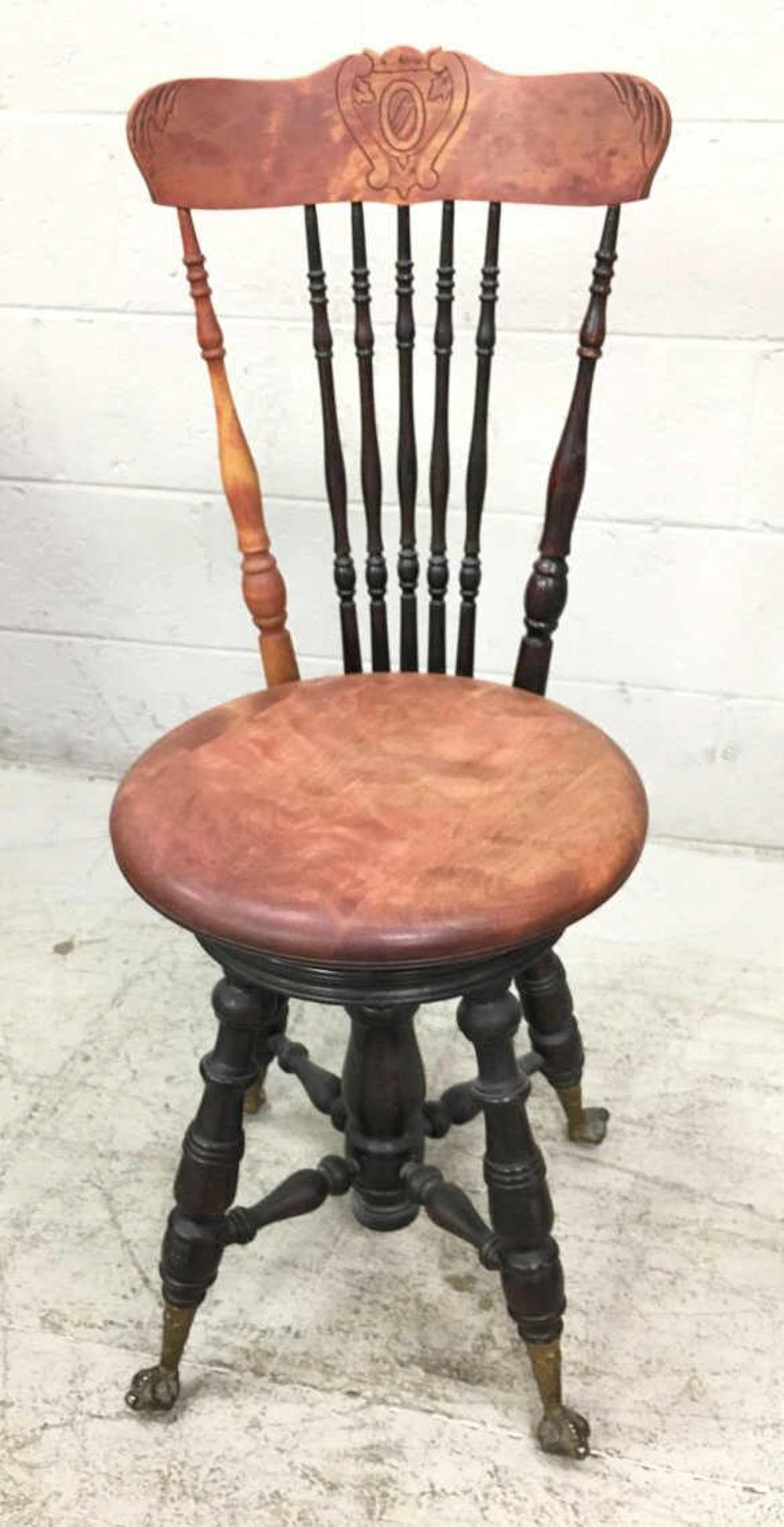 Atq. Brass Claw & Ball Foot Rotating Stool