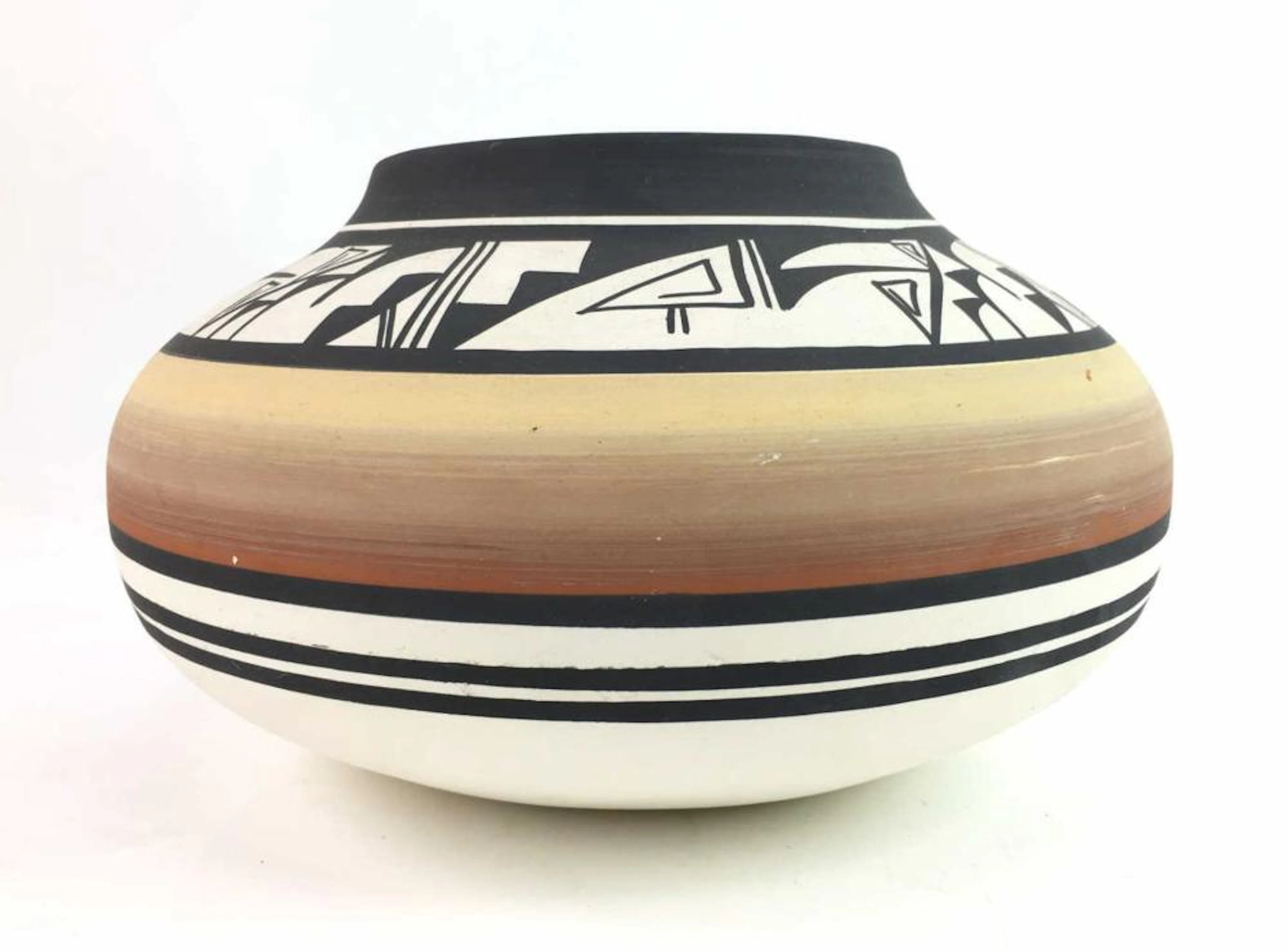 Kanuho, Handpainted Native American Pottery