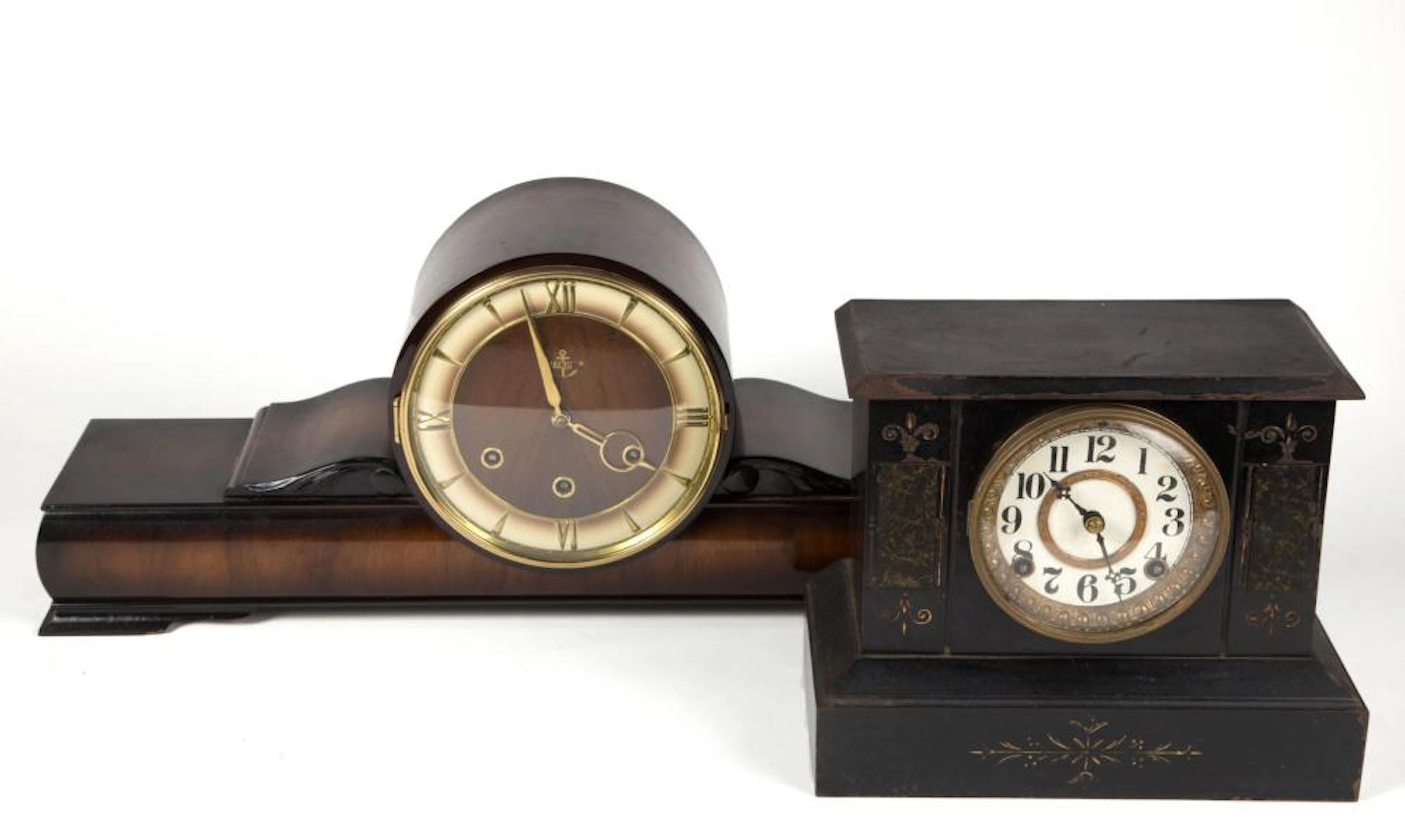 ASSORTED SHELF / MANTLE CLOCKS, LOT OF TWO